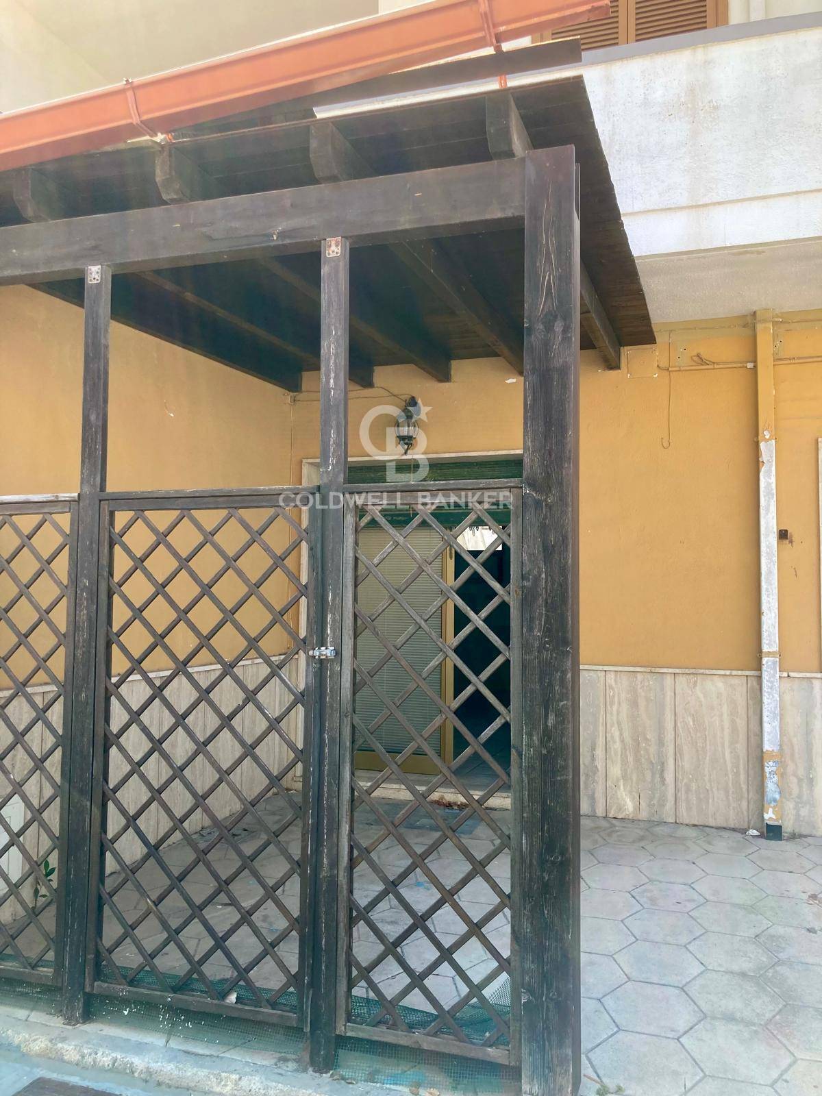 Locale commerciale in affitto a Melendugno, Torre dell'Orso