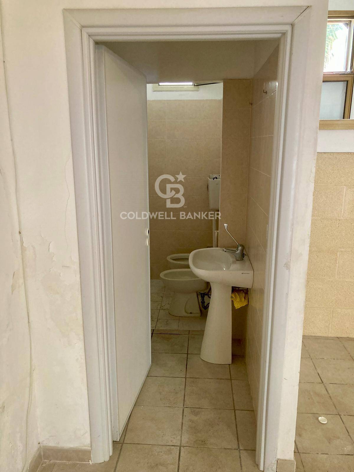 Locale commerciale in affitto a Melendugno, Torre dell'Orso