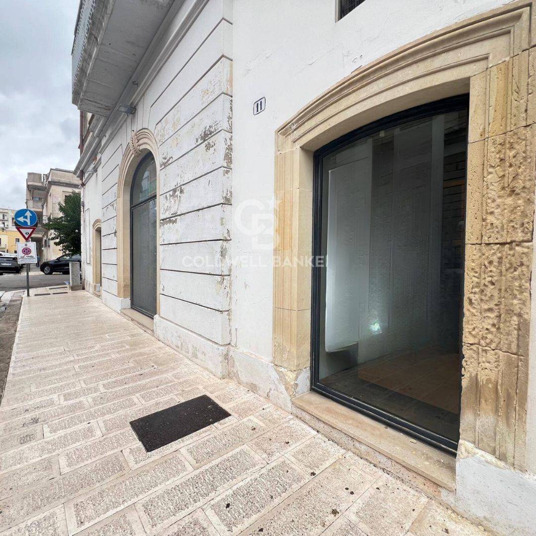 Locale commerciale in affitto a Galatina