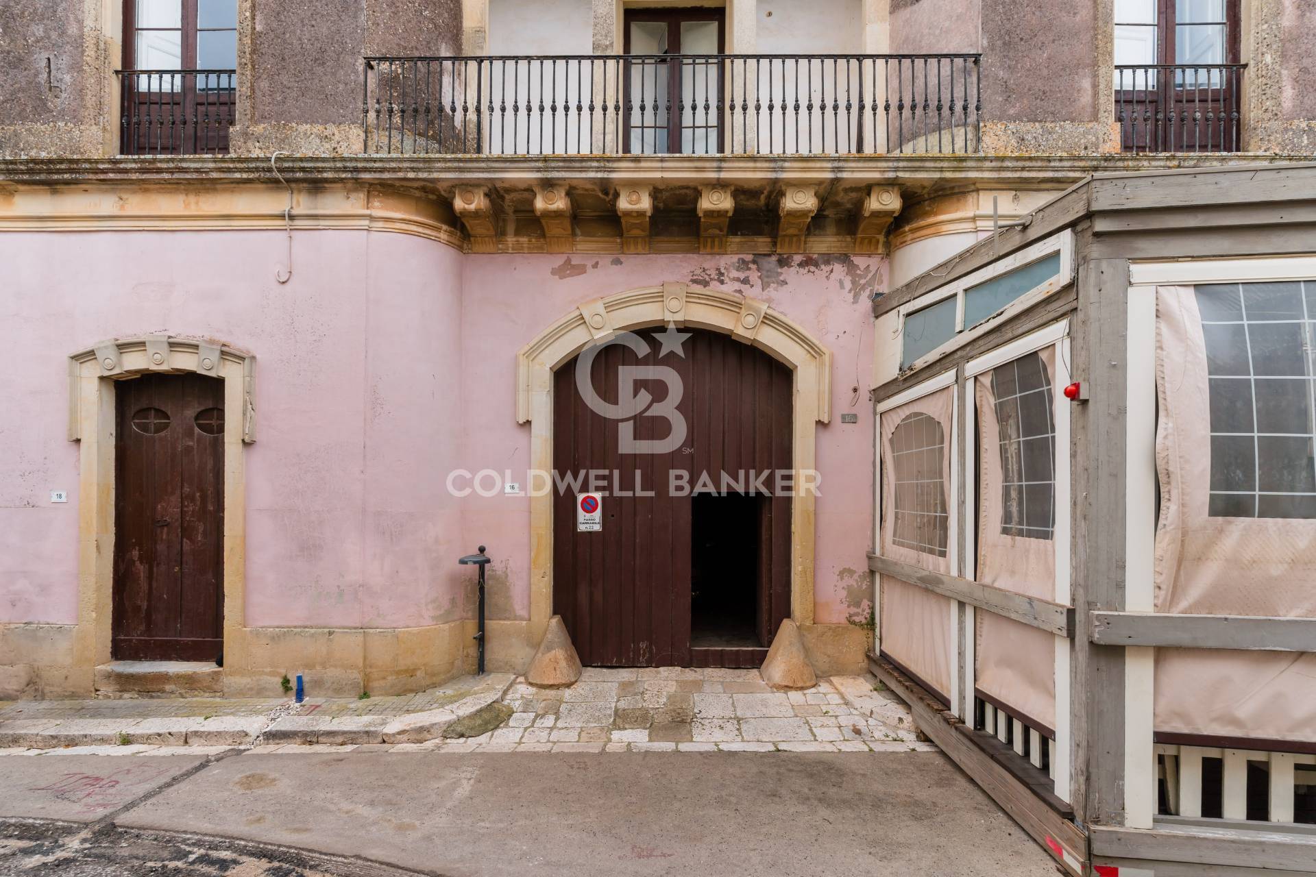 Villa storica in vendita a Giuggianello