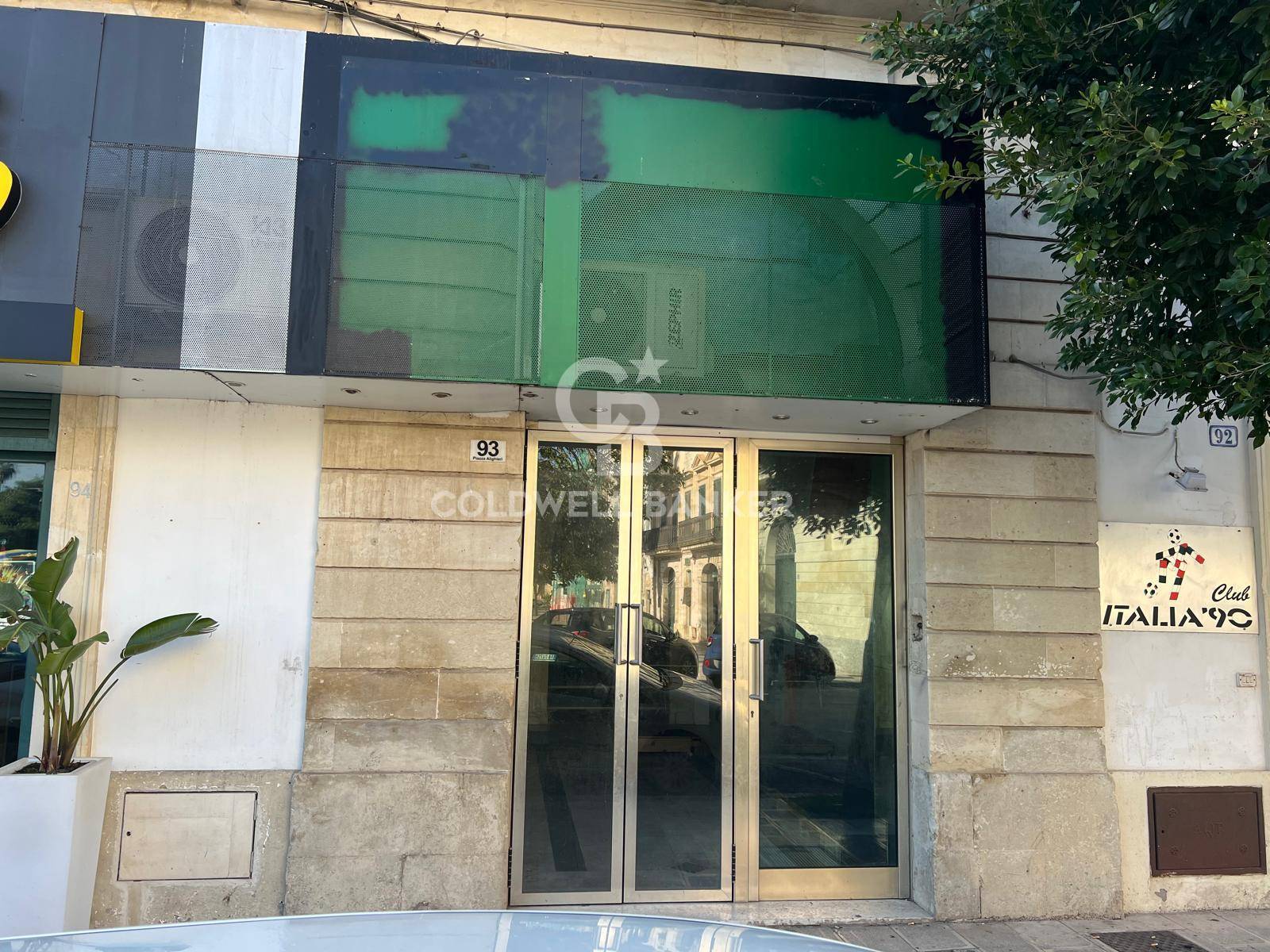 Locale commerciale in affitto a Galatina