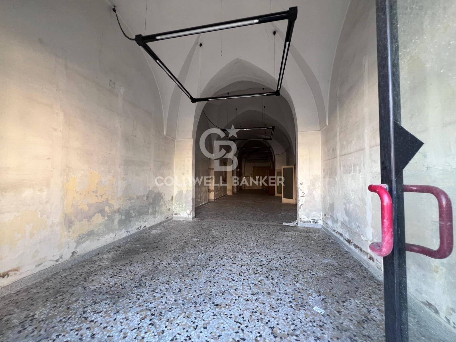 Locale commerciale in affitto a Galatina