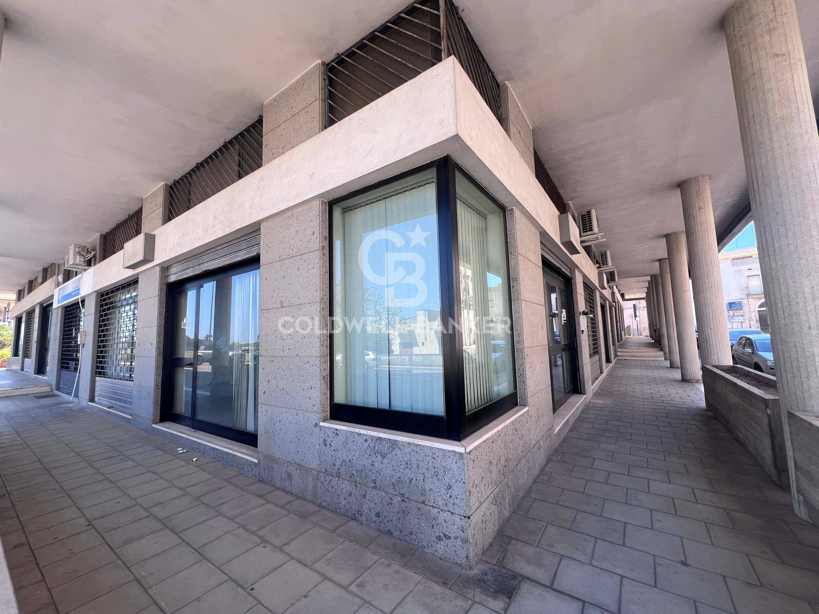 Locale commerciale in affitto a Galatina