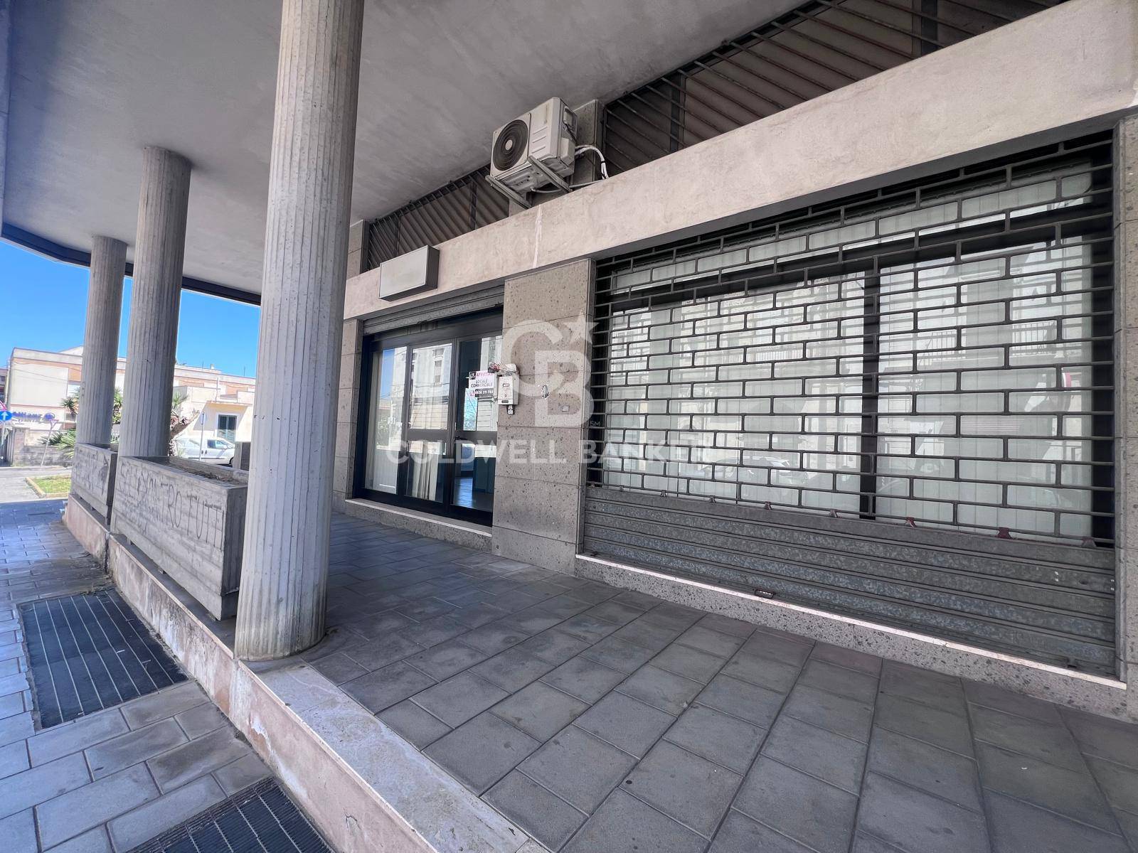 Locale commerciale in affitto a Galatina