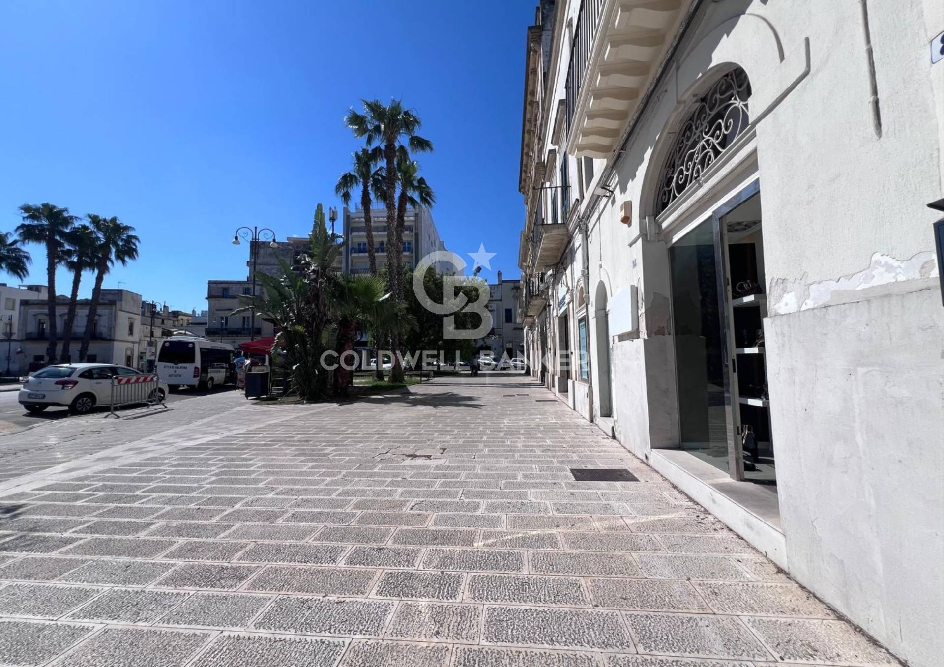Locale commerciale in affitto a Galatina