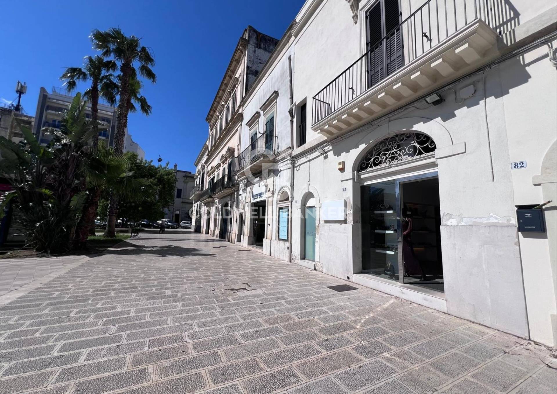 Locale commerciale in affitto a Galatina