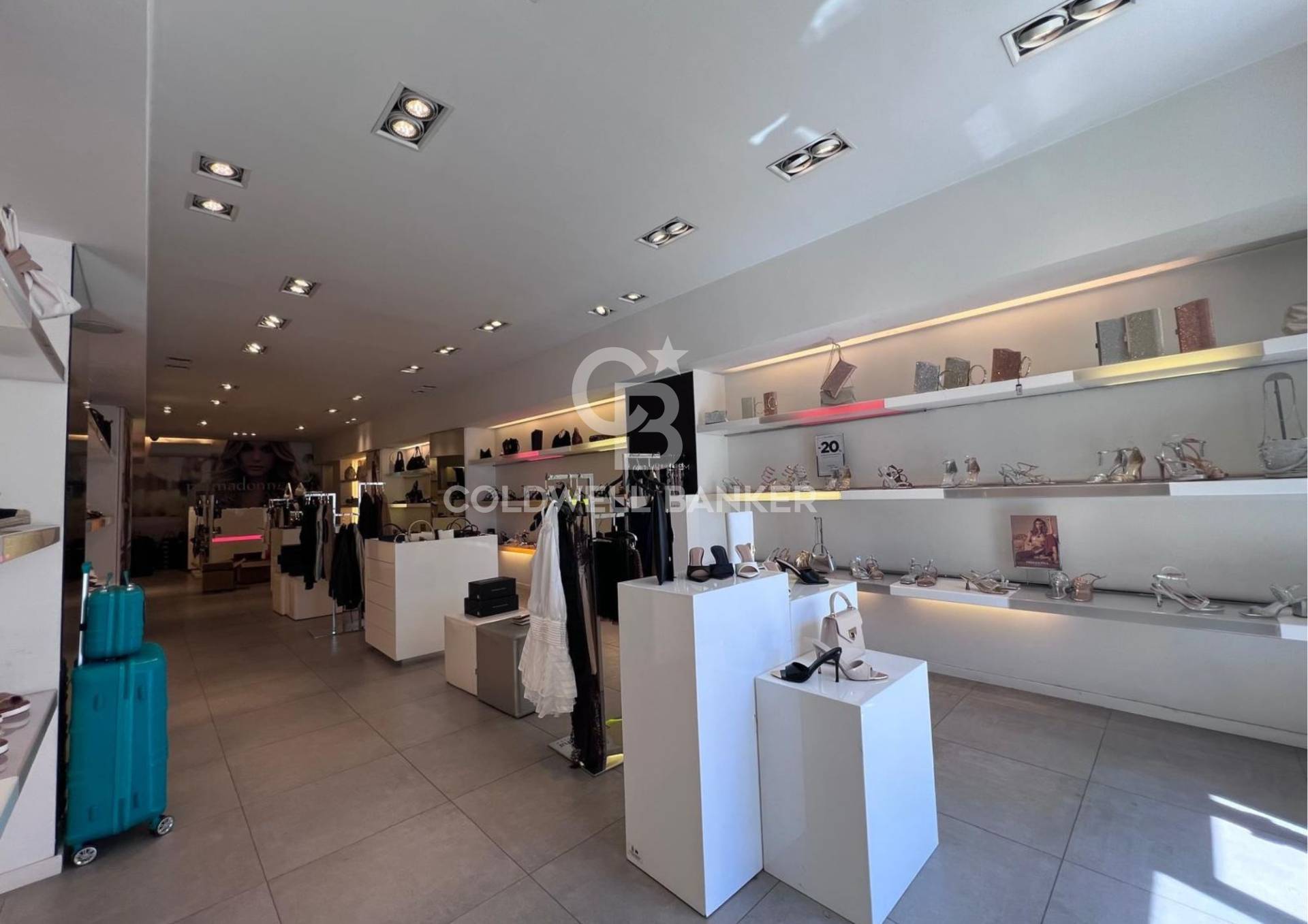 Locale commerciale in affitto a Galatina
