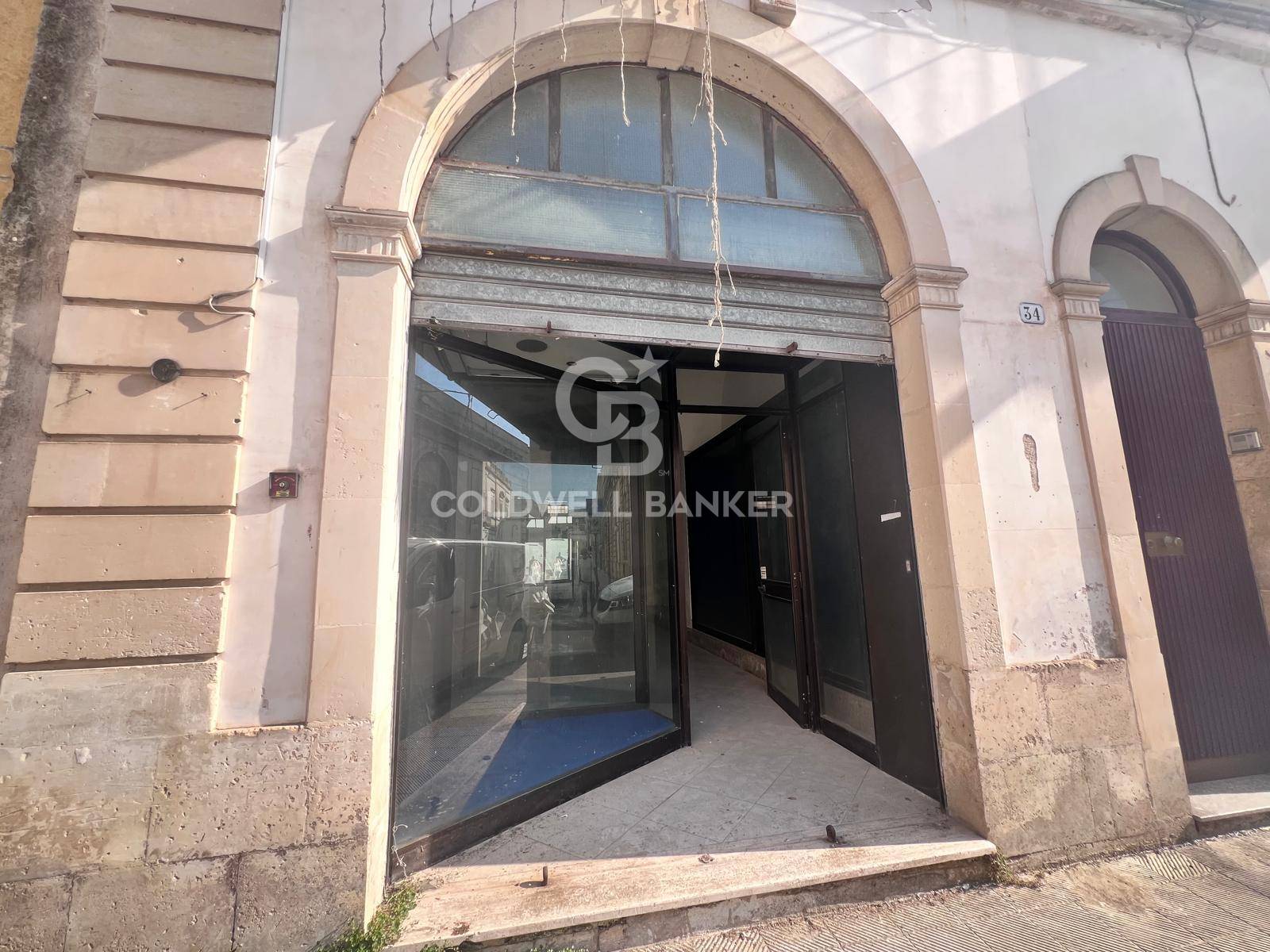 Locale commerciale in affitto a Galatina