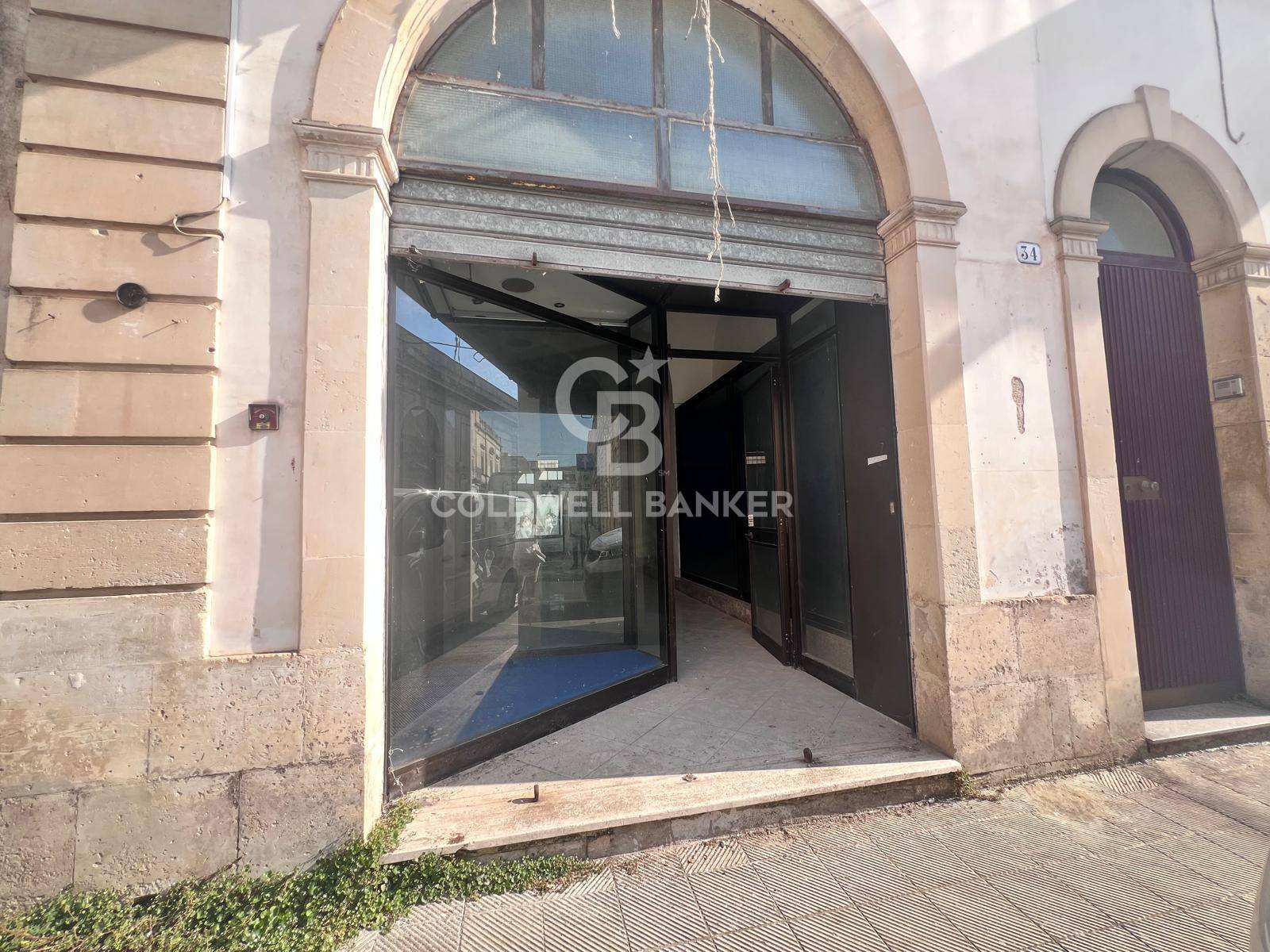 Locale commerciale in affitto a Galatina