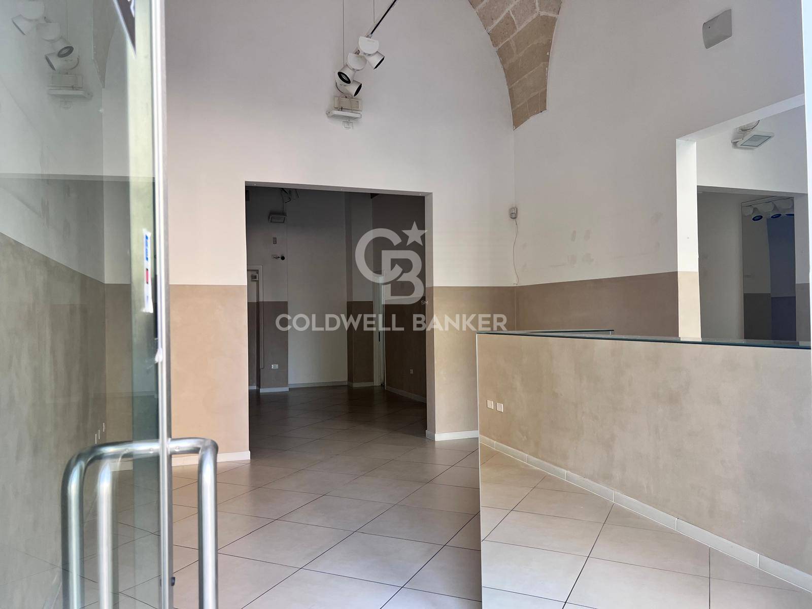 Locale commerciale in affitto a Galatina