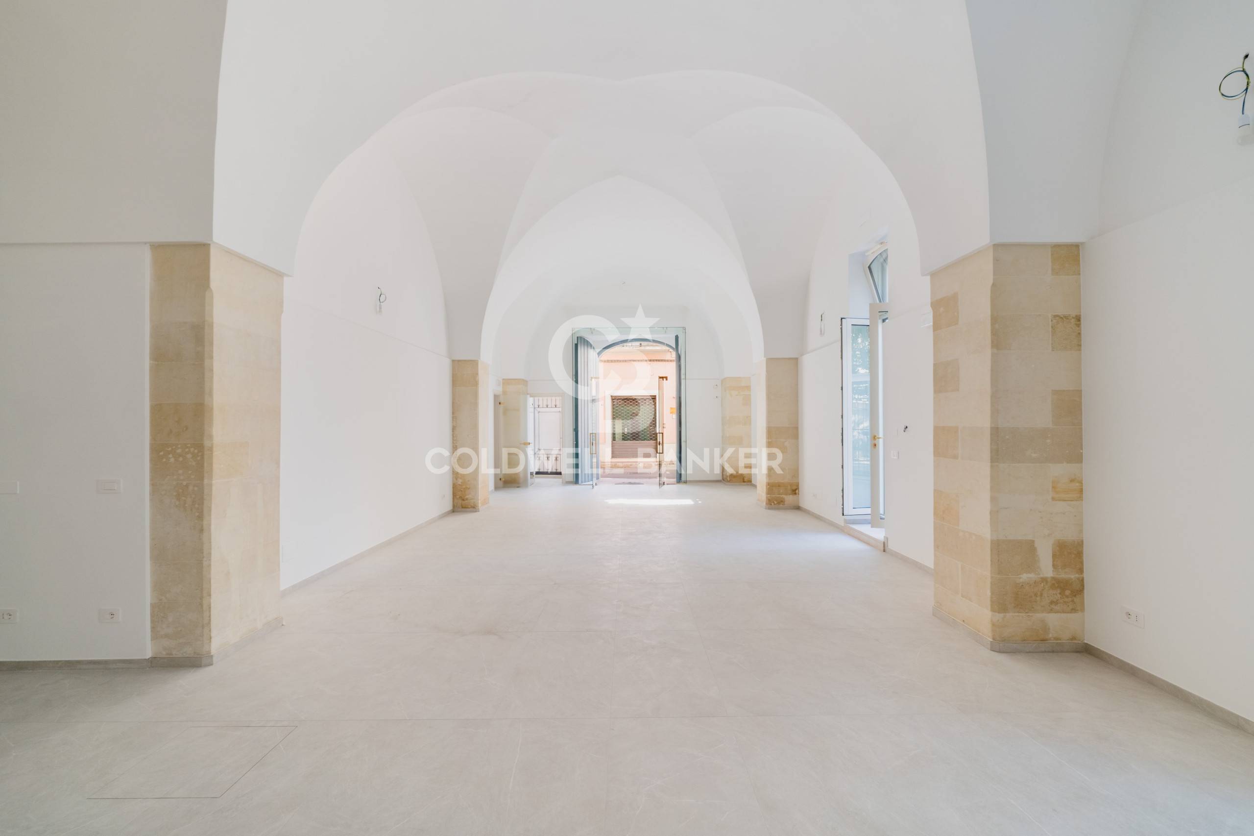 Locale commerciale in affitto a Galatina