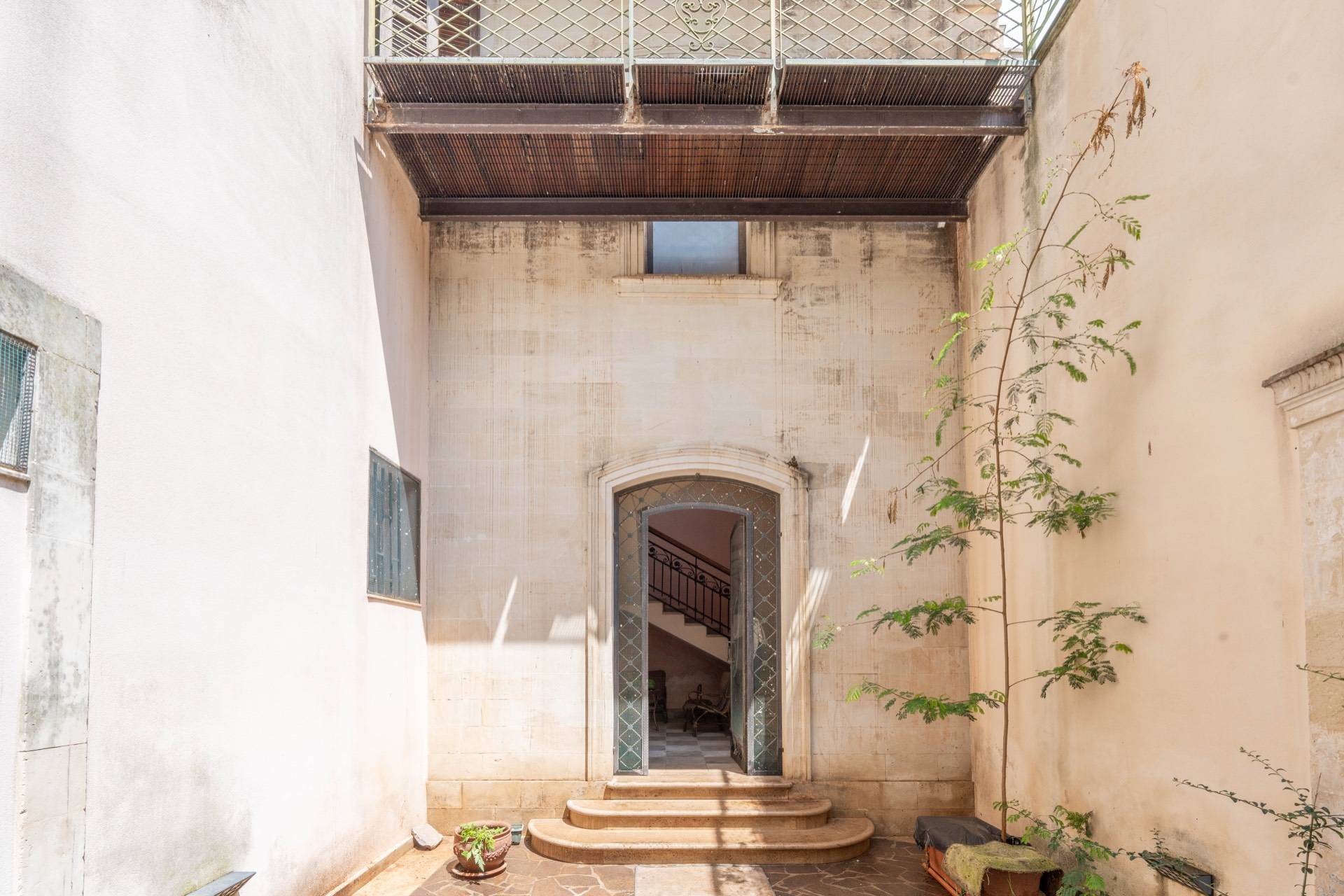 Stabile / Palazzo in vendita a Martano