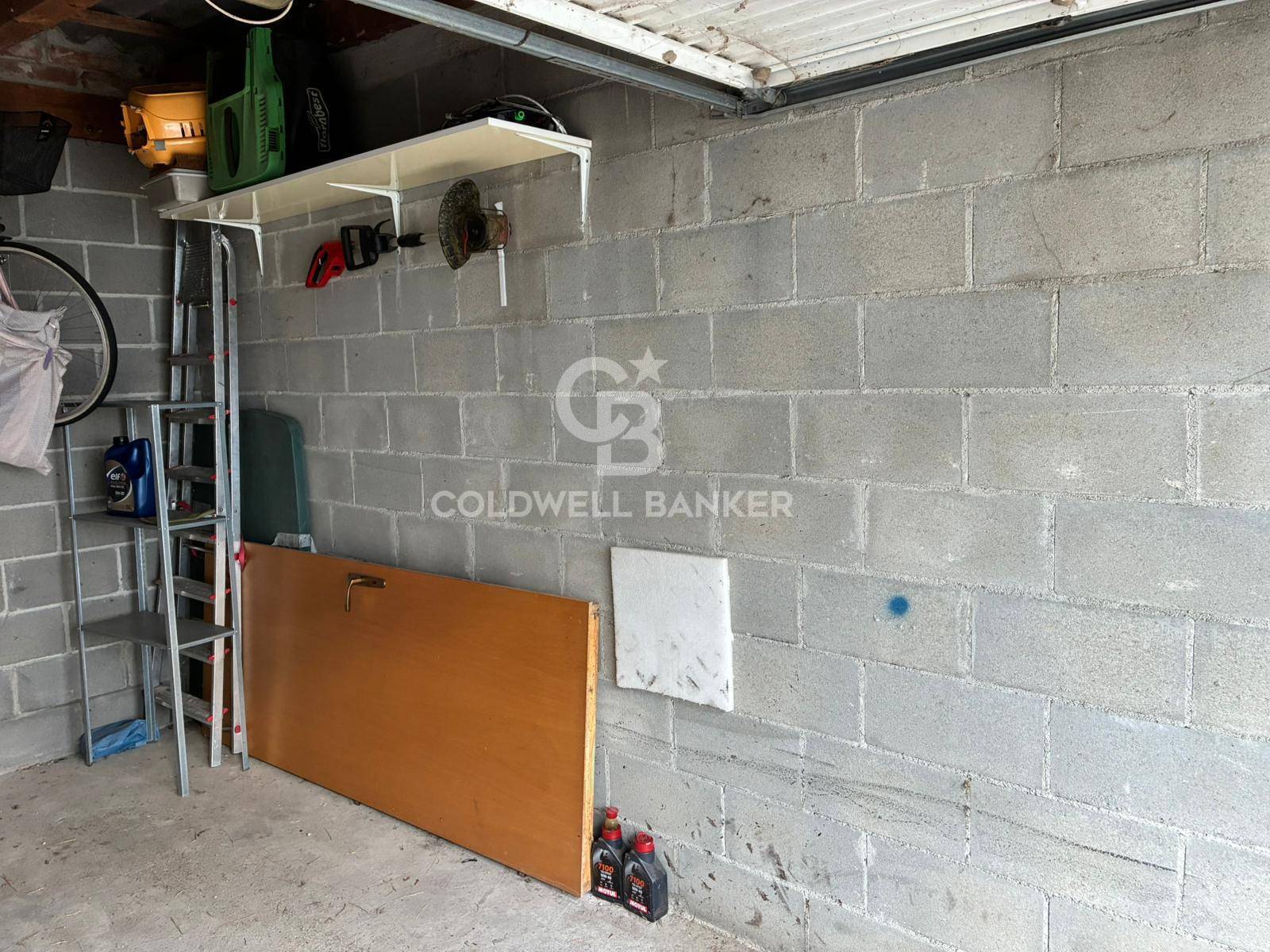 Box o garage in vendita a Mezzanino