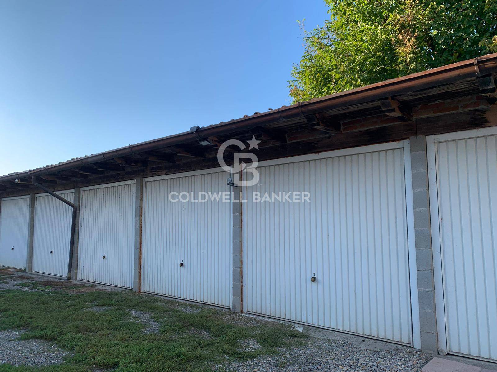 Box o garage in vendita a Mezzanino