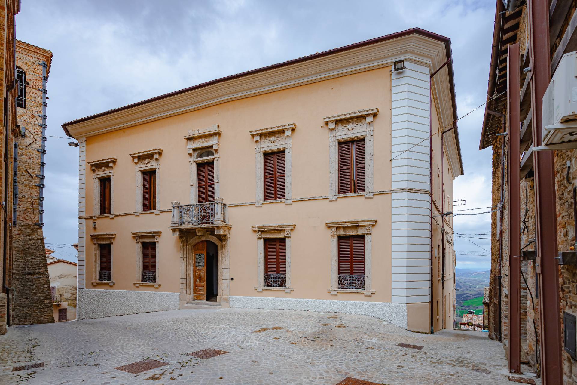 Palazzo in vendita a Force