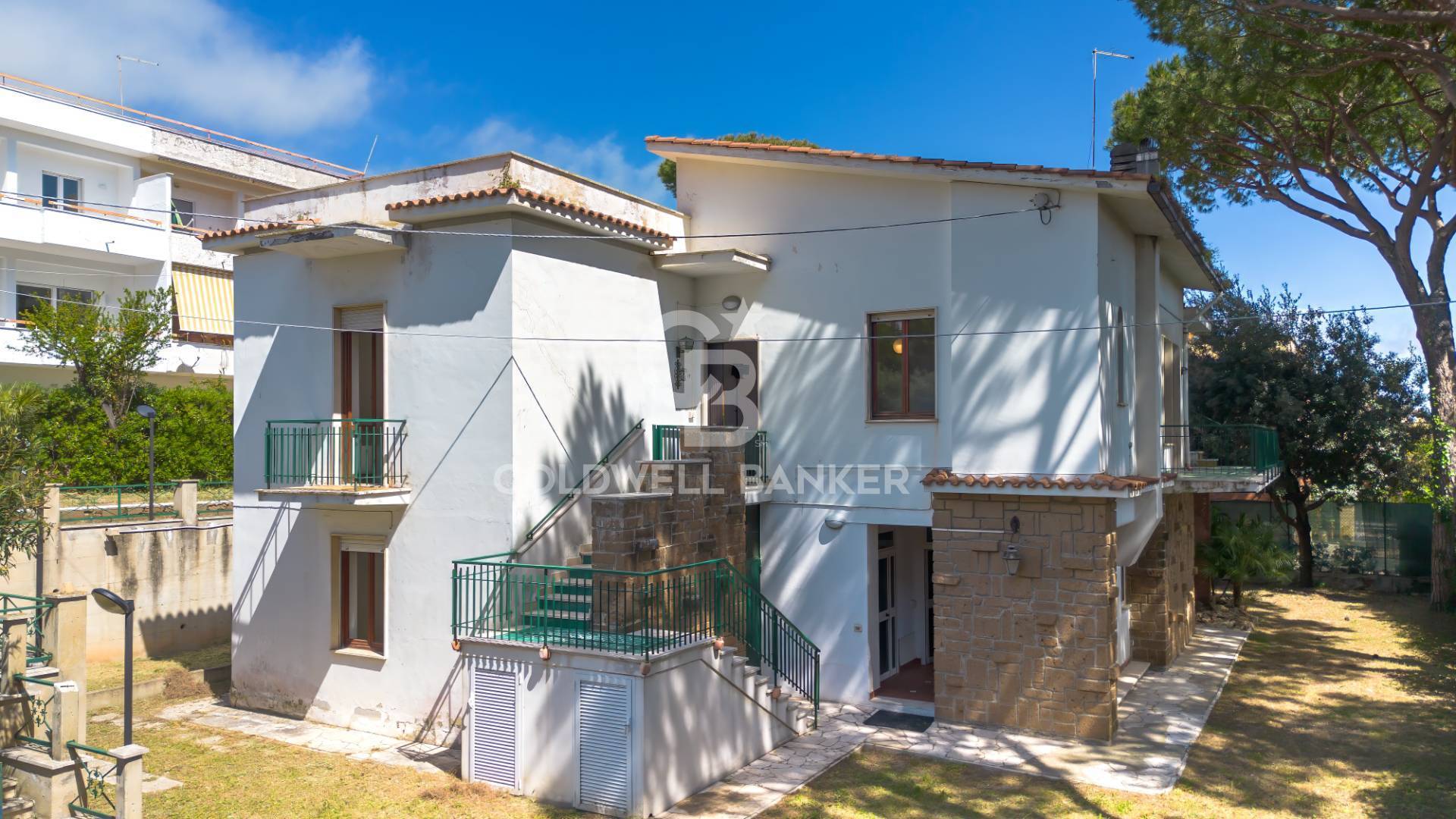 Villa bifamiliare in vendita a Santa Marinella
