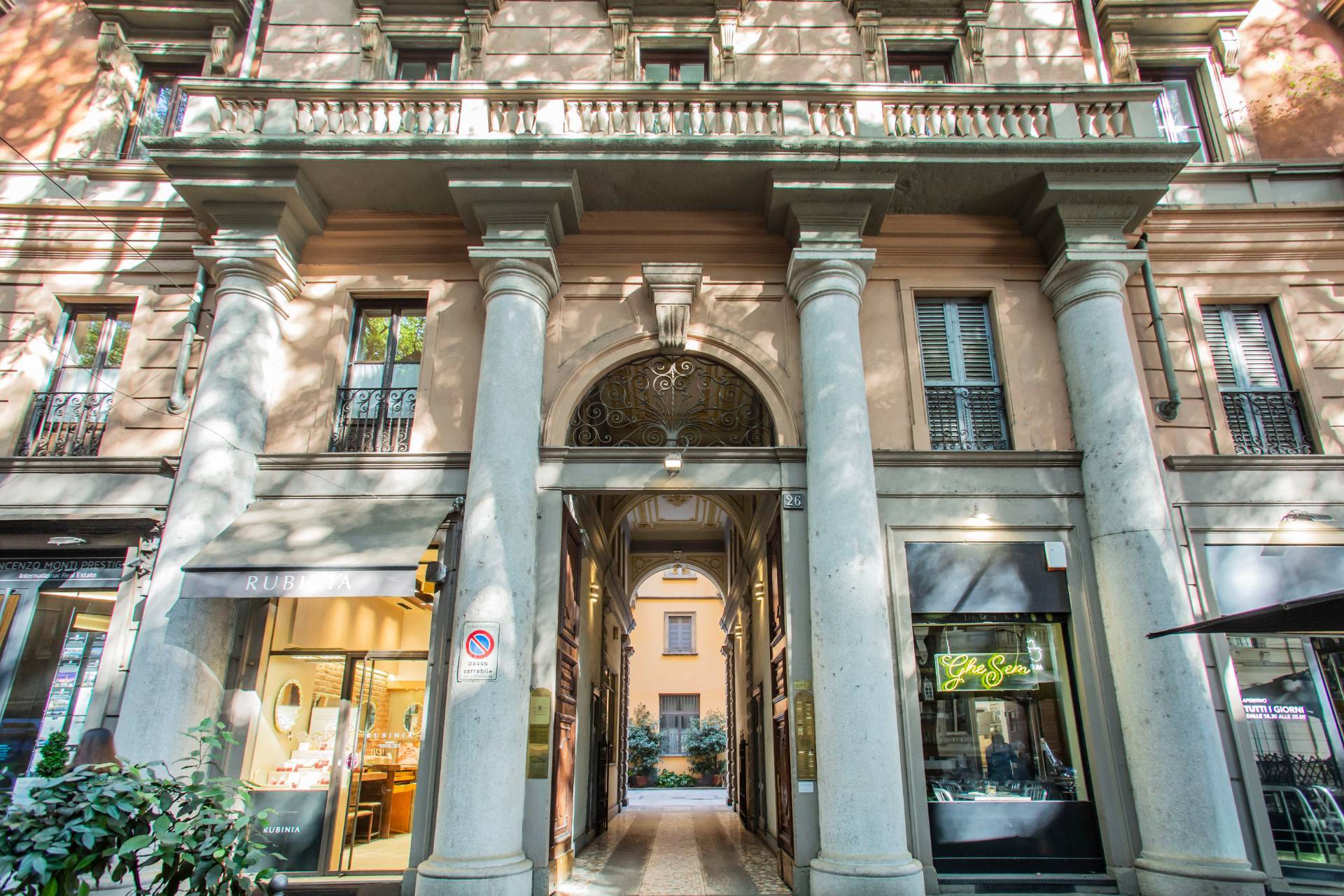 Appartamento in vendita a Milano, CADORNA