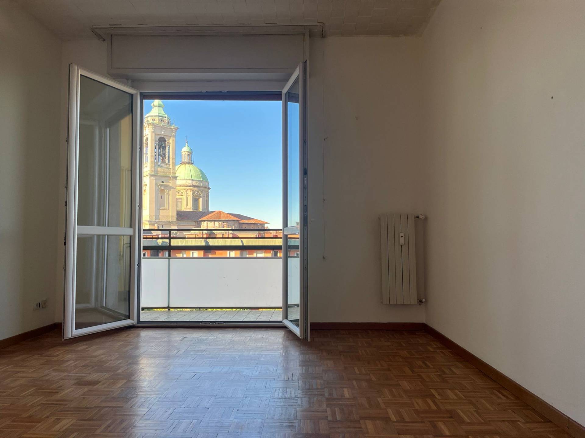 Appartamento in vendita a Rho, Zona Centro