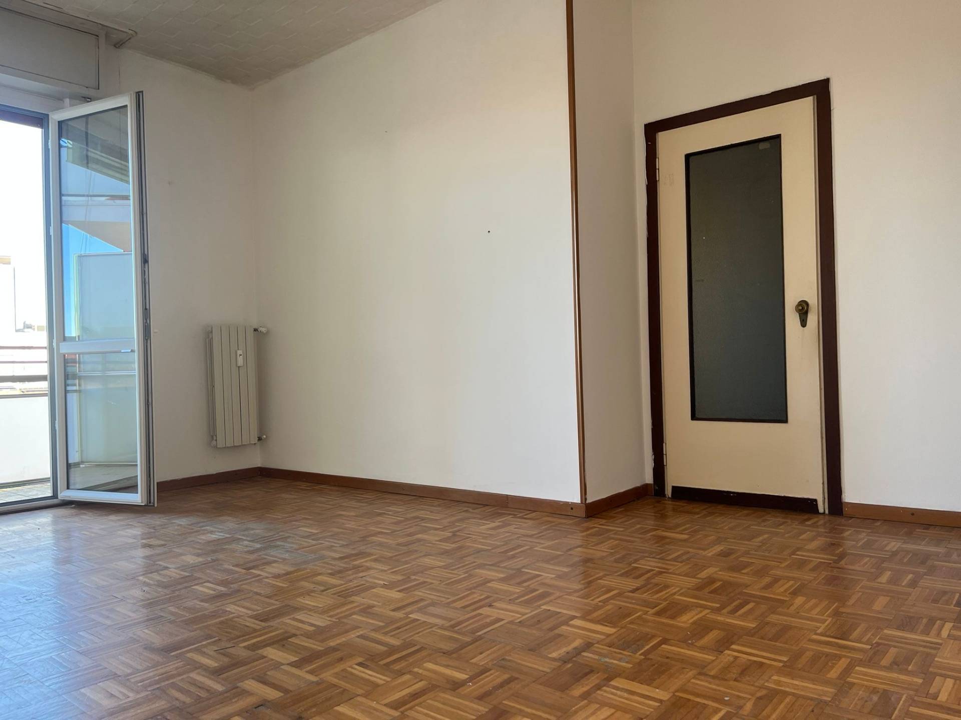 Appartamento in vendita a Rho, Zona Centro