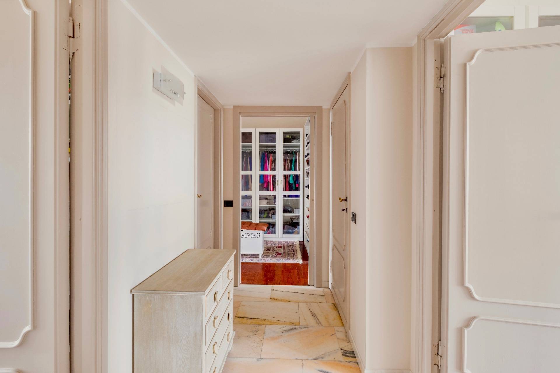 4 o pi locali in vendita a Milano, Washington