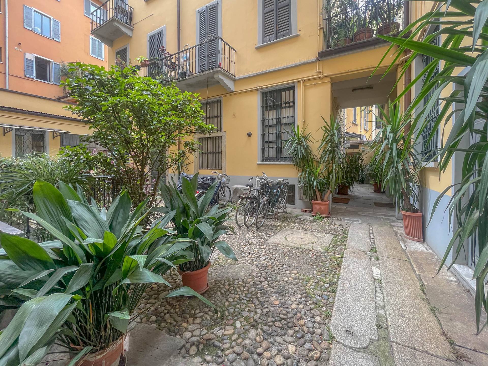 1 locale in vendita a Milano, P.ta Genova