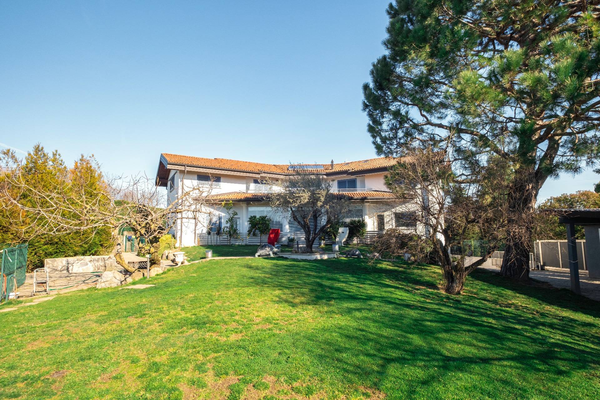 Villa in vendita a Capiago Intimiano