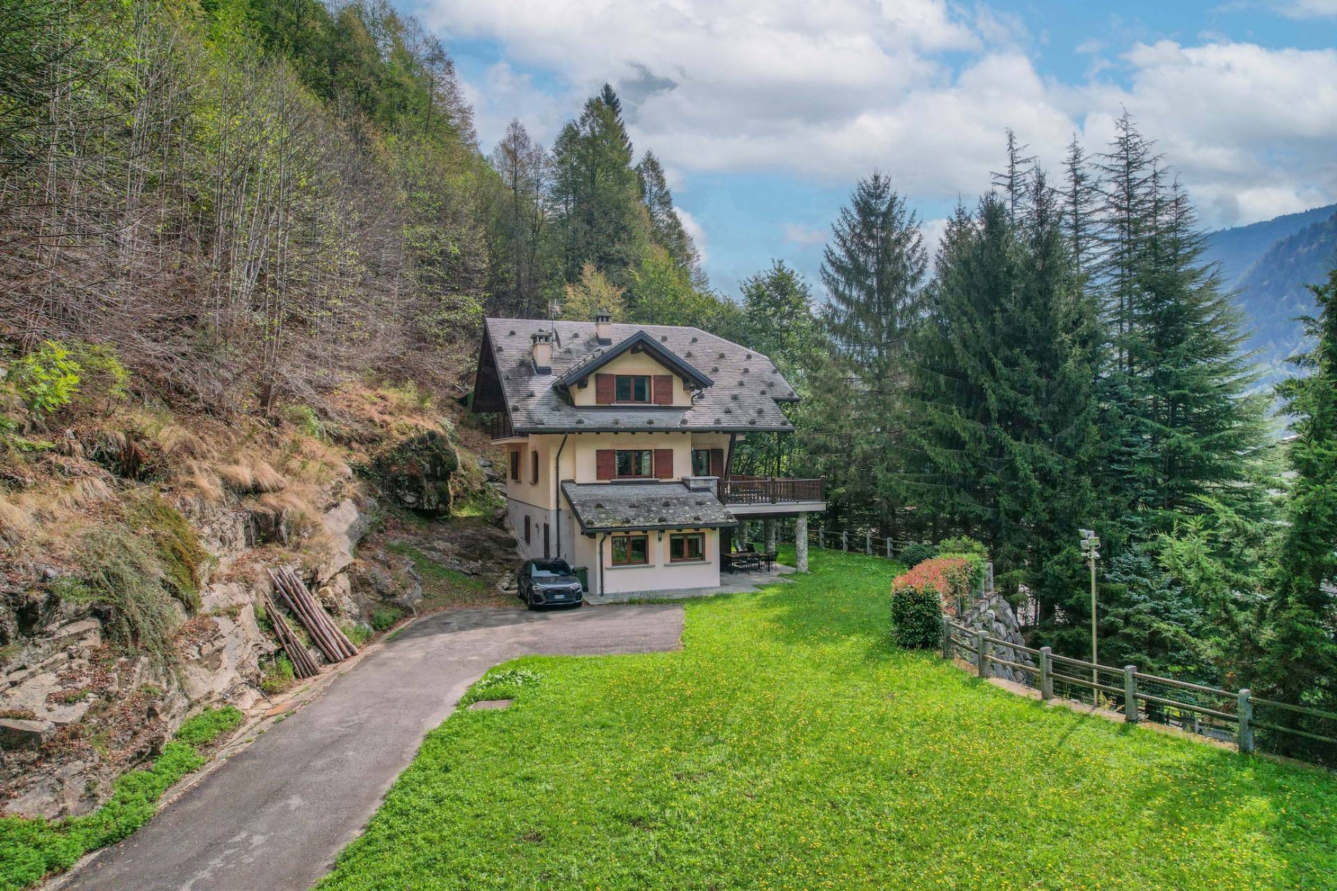 Villa in vendita a Piode