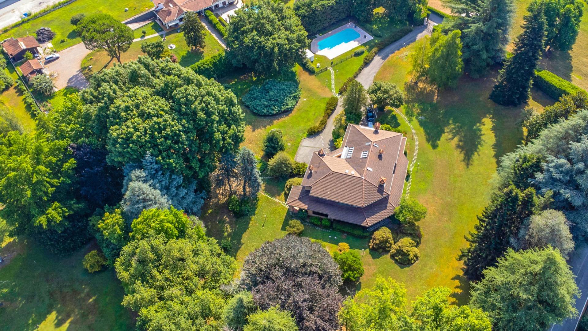 Villa in vendita a Dormelletto