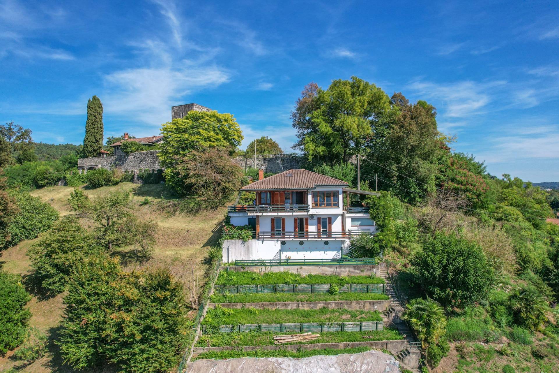 Villa in vendita a Sesto Calende