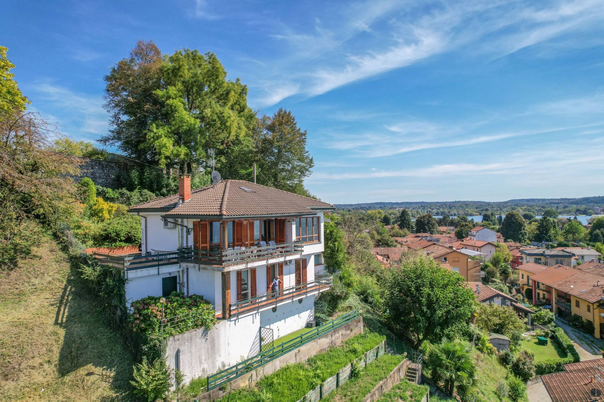 Villa in vendita a Sesto Calende