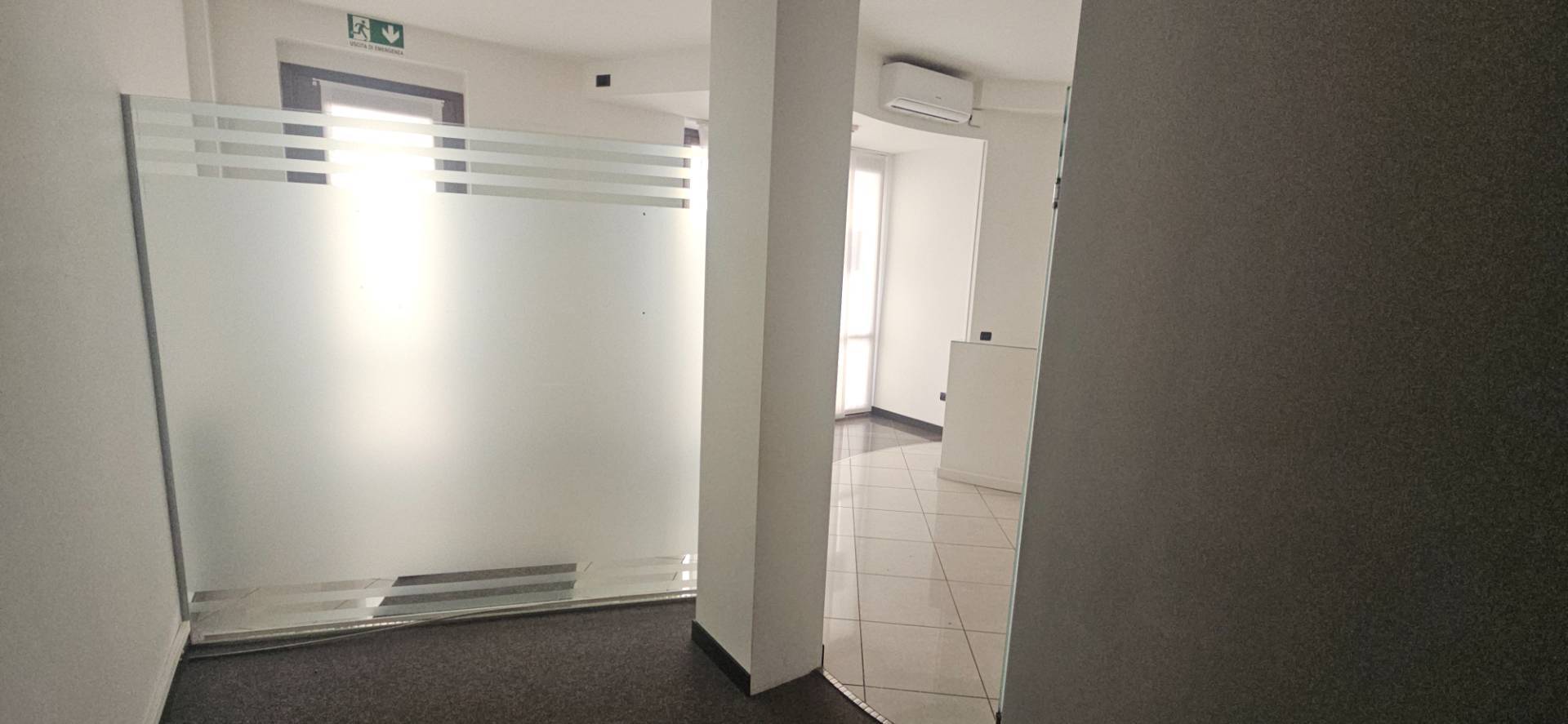 Ufficio in affitto a Legnano, Centro