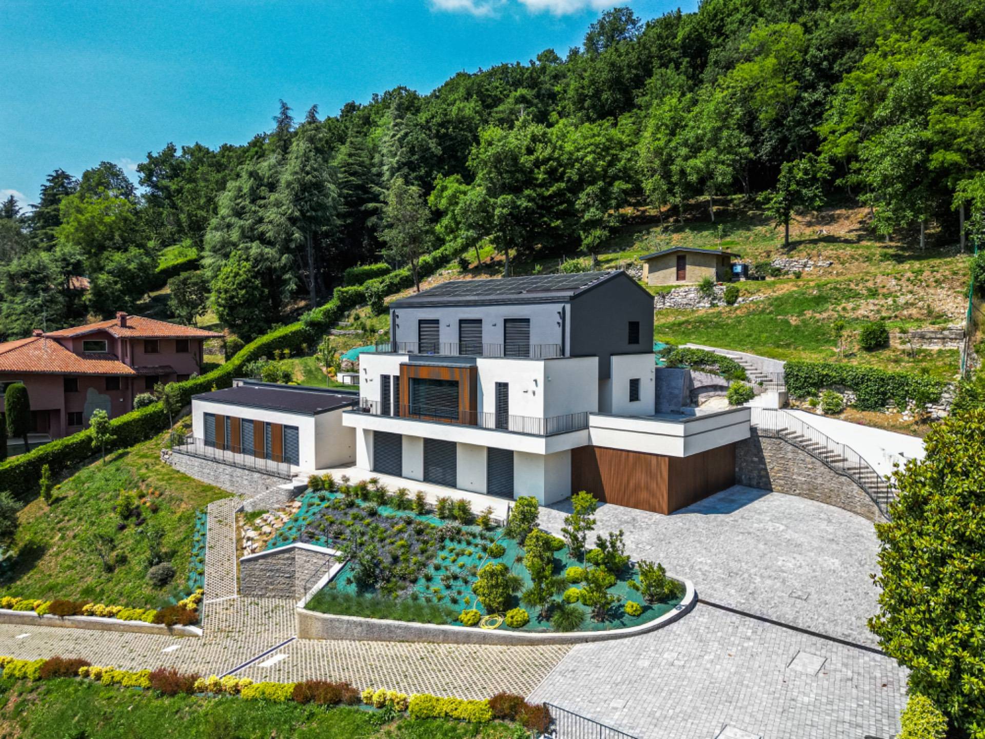 Villa bifamiliare in vendita a Ponteranica