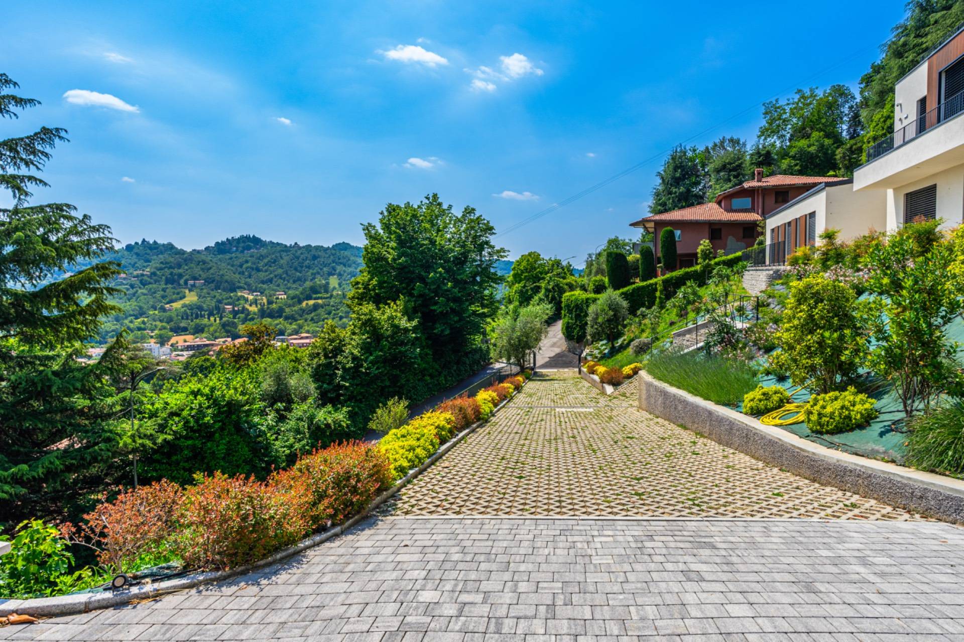 Villa bifamiliare in vendita a Ponteranica