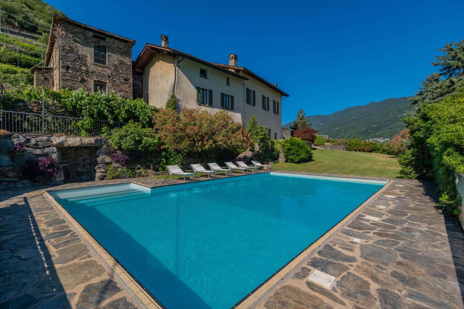 Villa in vendita a Teglio, Tresenda