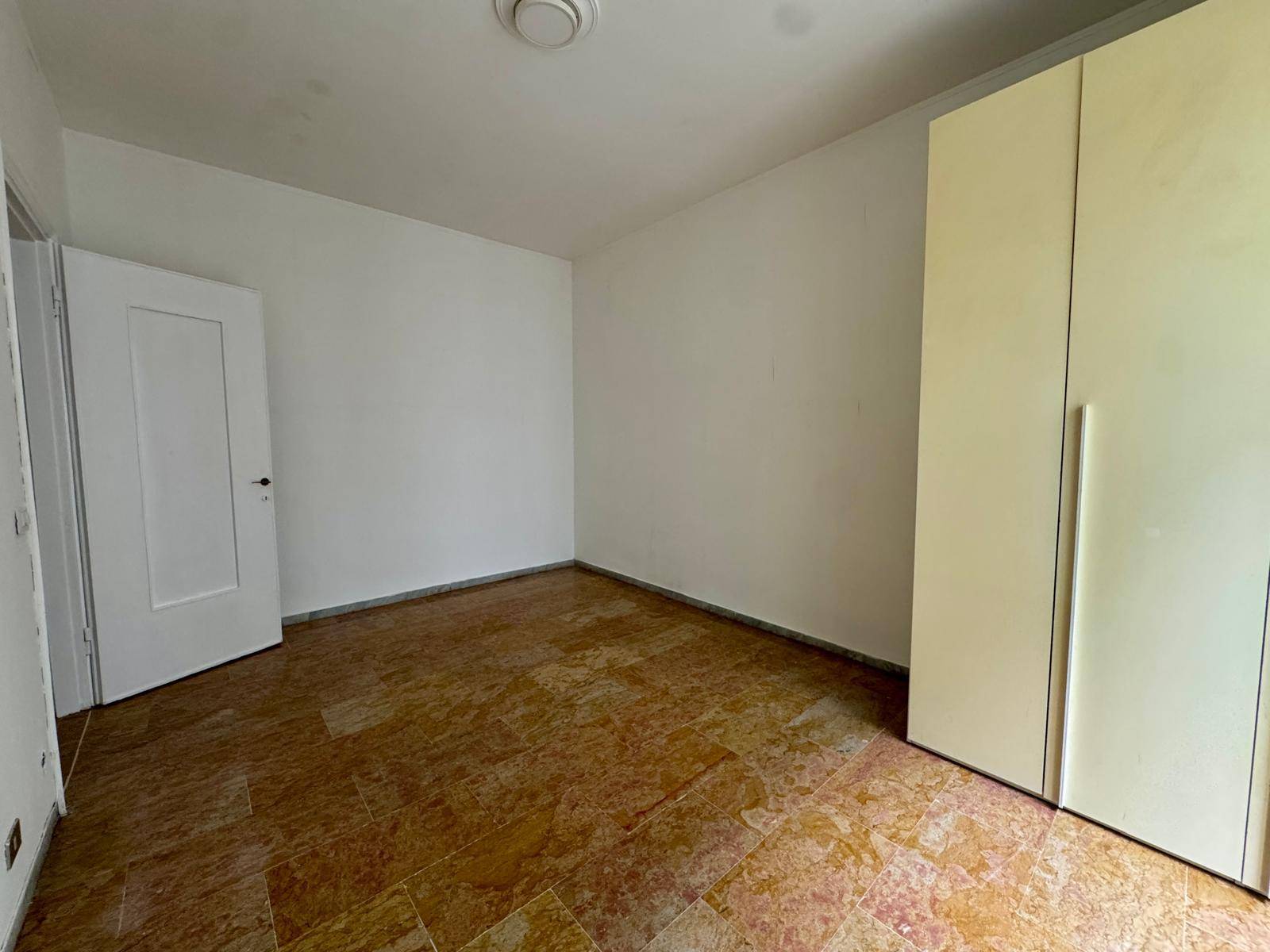 2 locali in vendita a Milano, Lodi