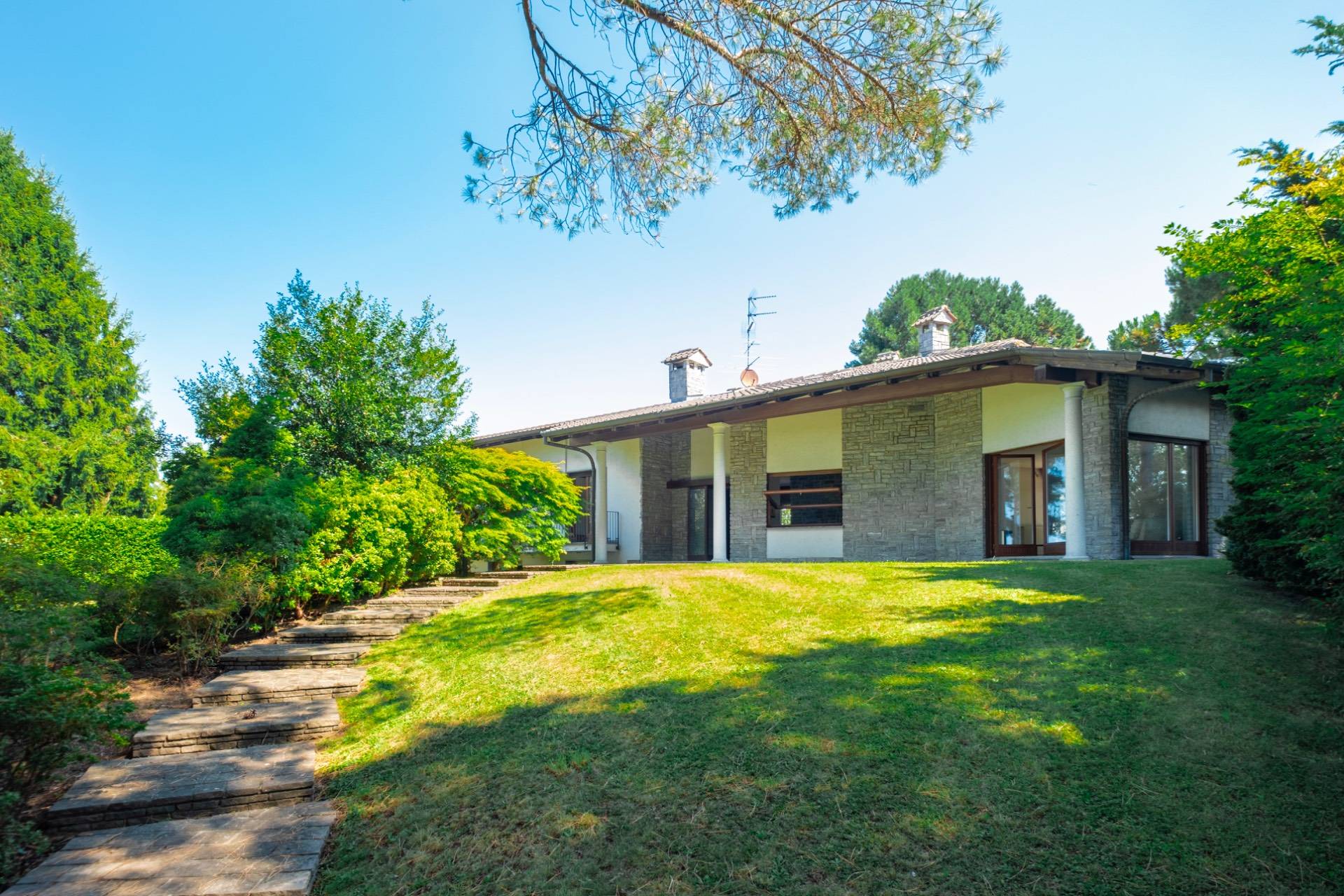 Villa in vendita a Solbiate con Cagno