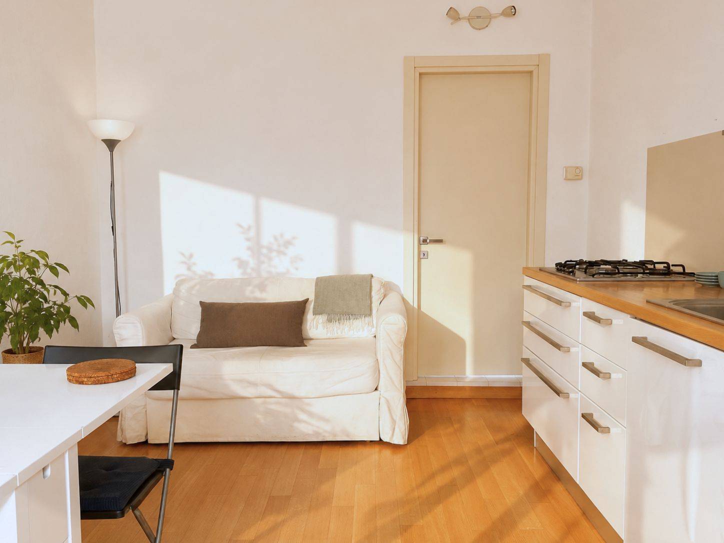 2 locali in affitto a Milano, Milano-Zona Brera Via Garibaldi
