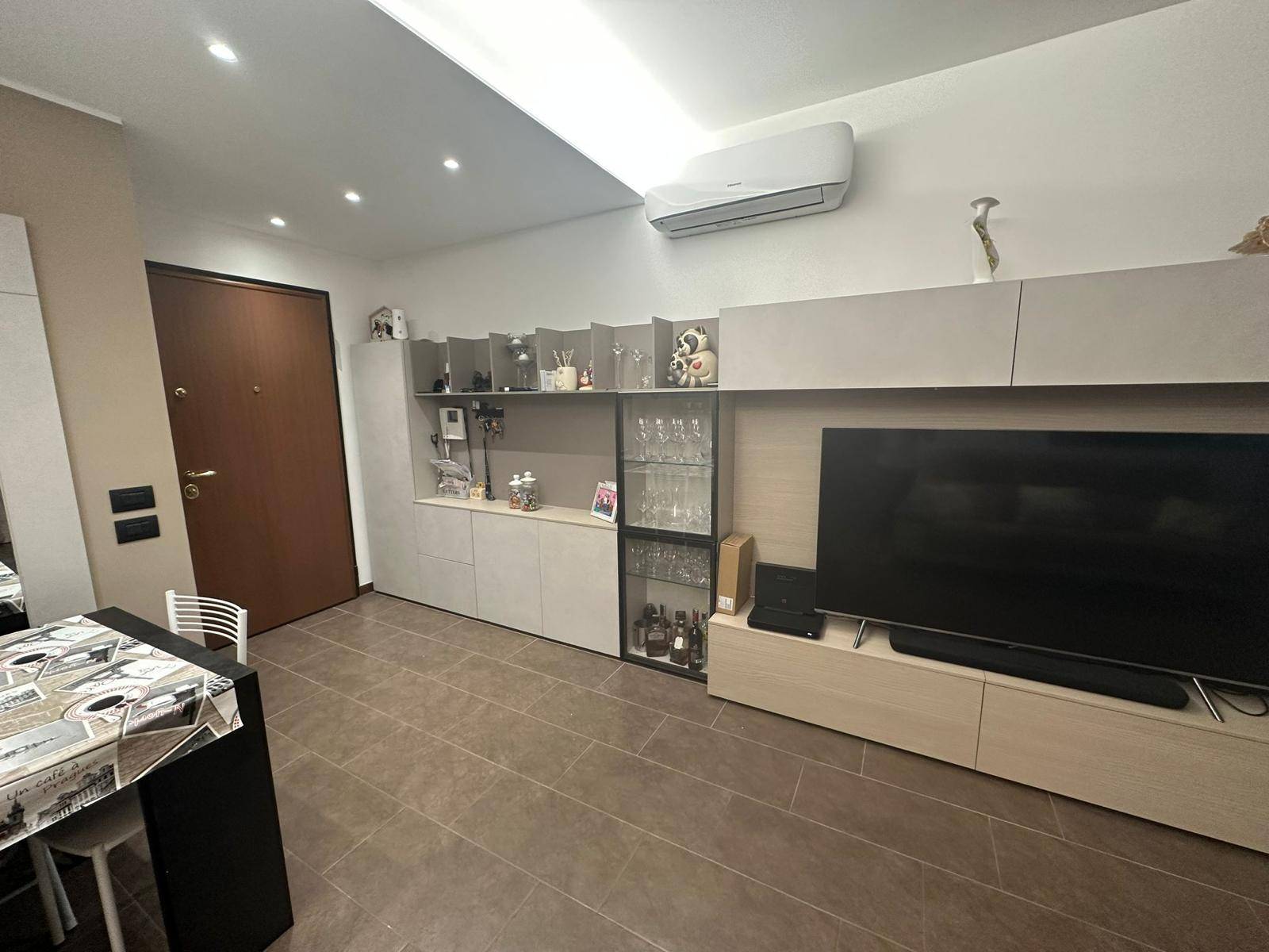 3 locali in vendita a Milano, Ripamonti