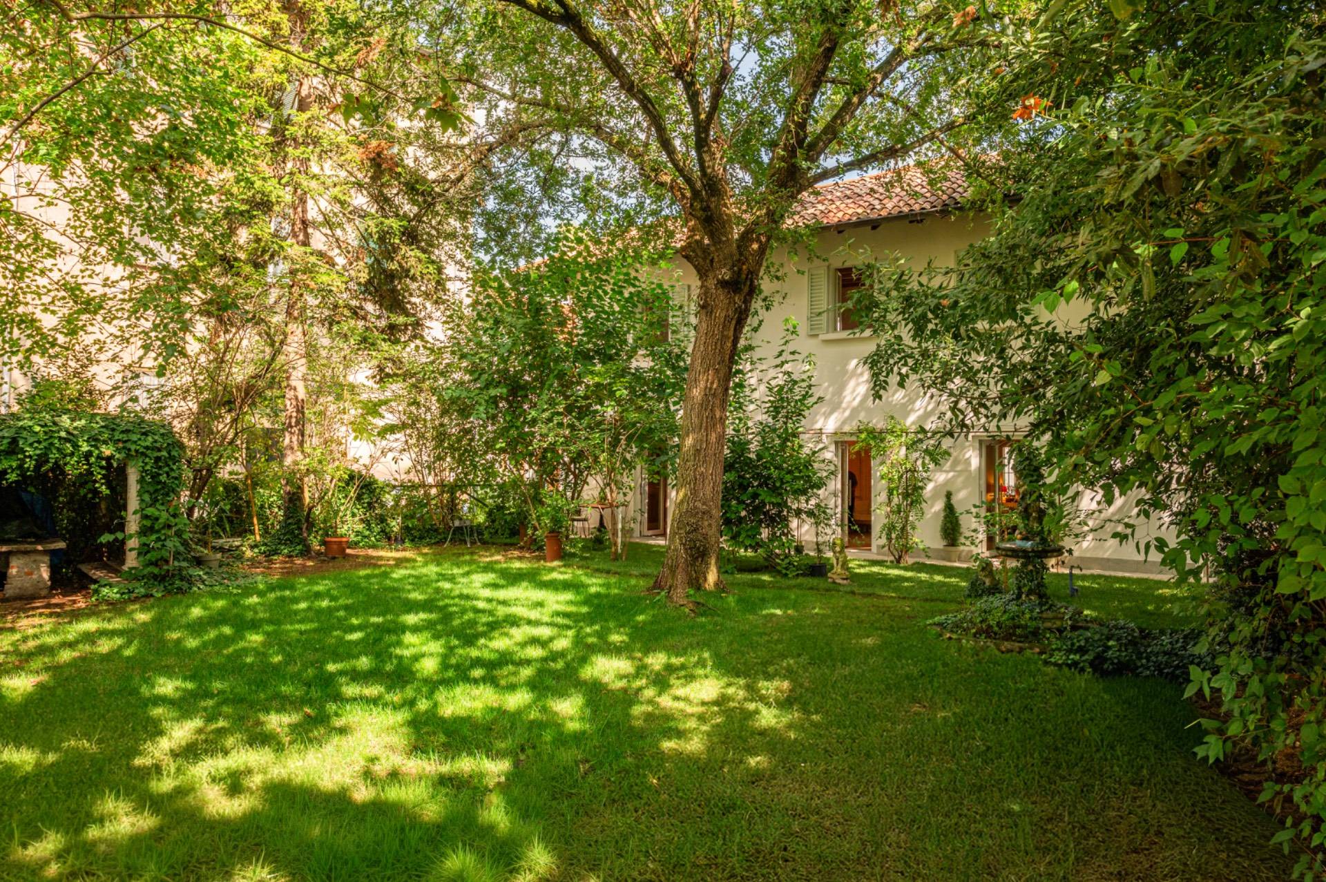 Casa indipendente in vendita a Milano, Vigentino