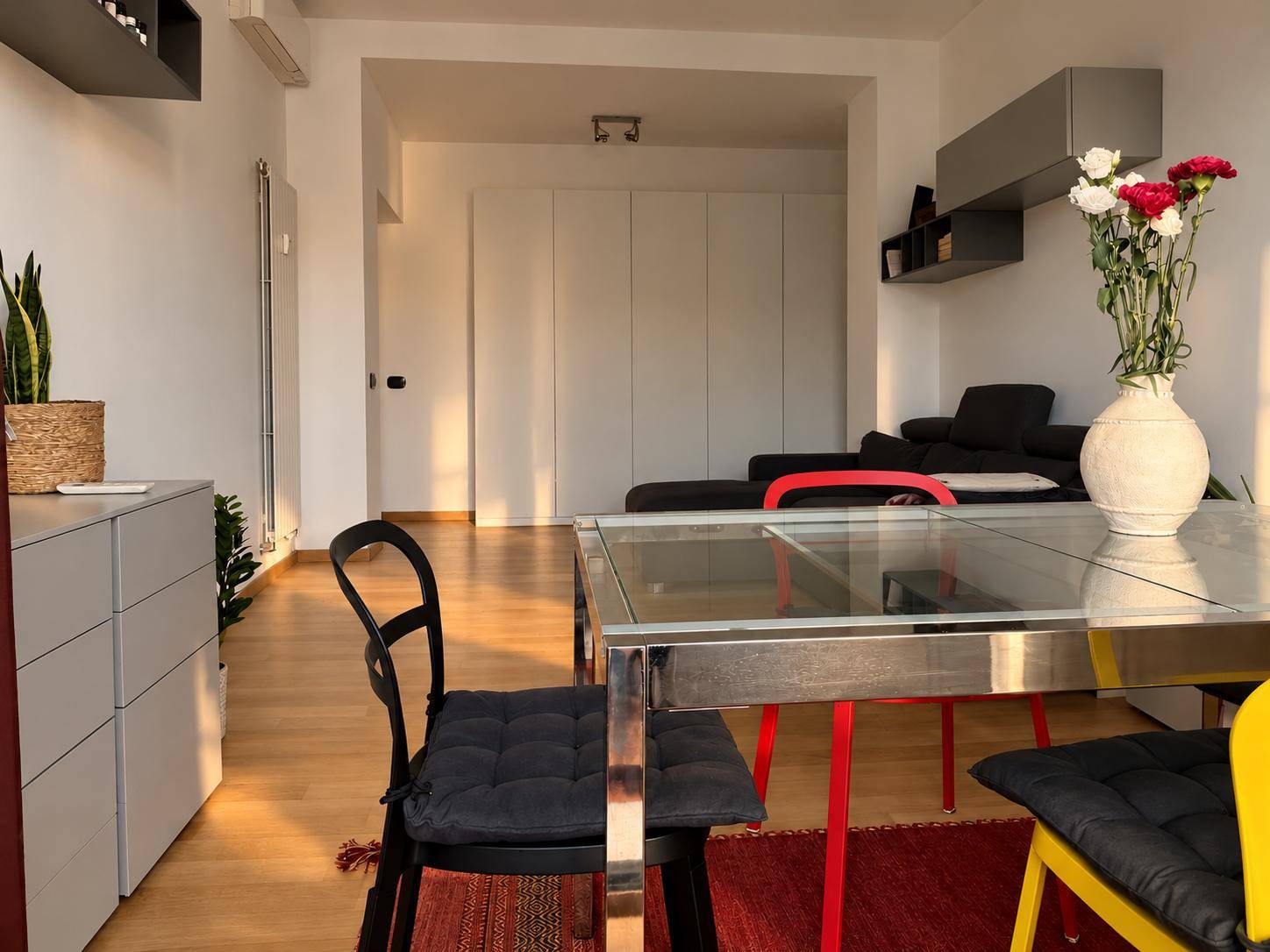 2 locali in affitto a Milano, Solari