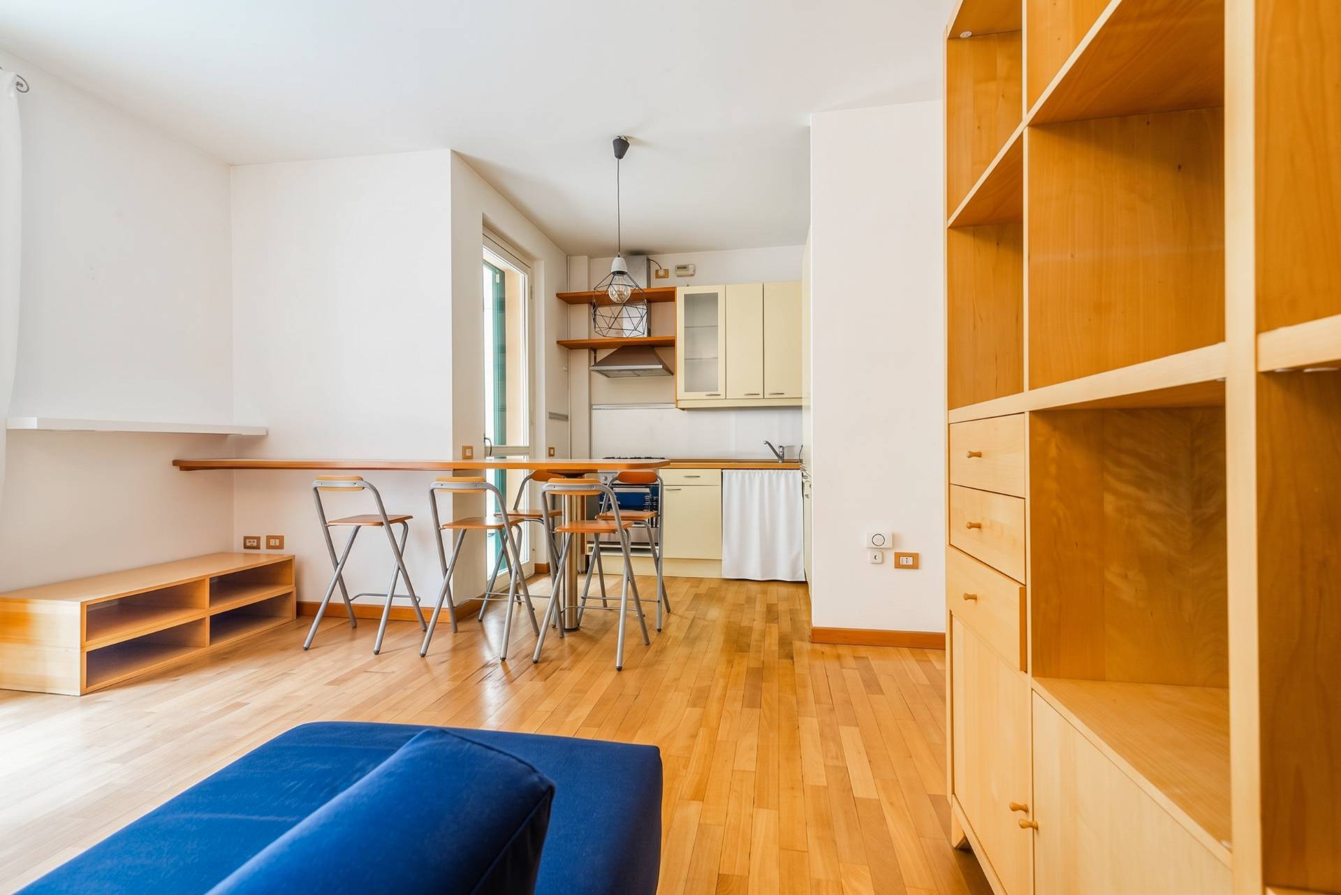 2 locali in vendita a Milano, Milano-Bocconi Corso Italia Ticinese