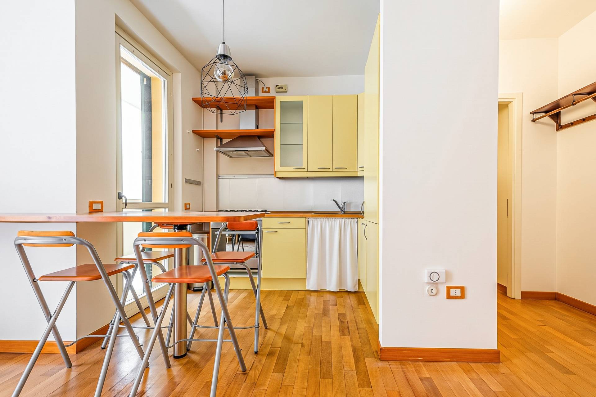 2 locali in vendita a Milano, Milano-Bocconi Corso Italia Ticinese