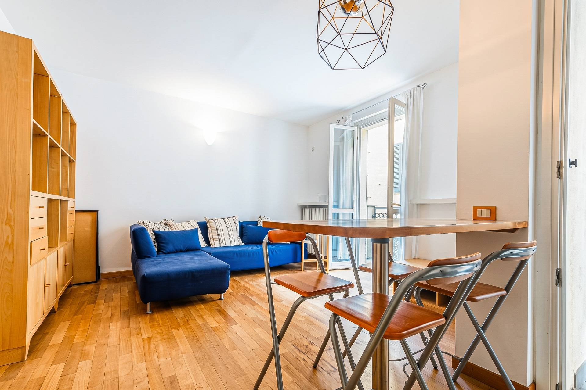 2 locali in vendita a Milano, Milano-Bocconi Corso Italia Ticinese