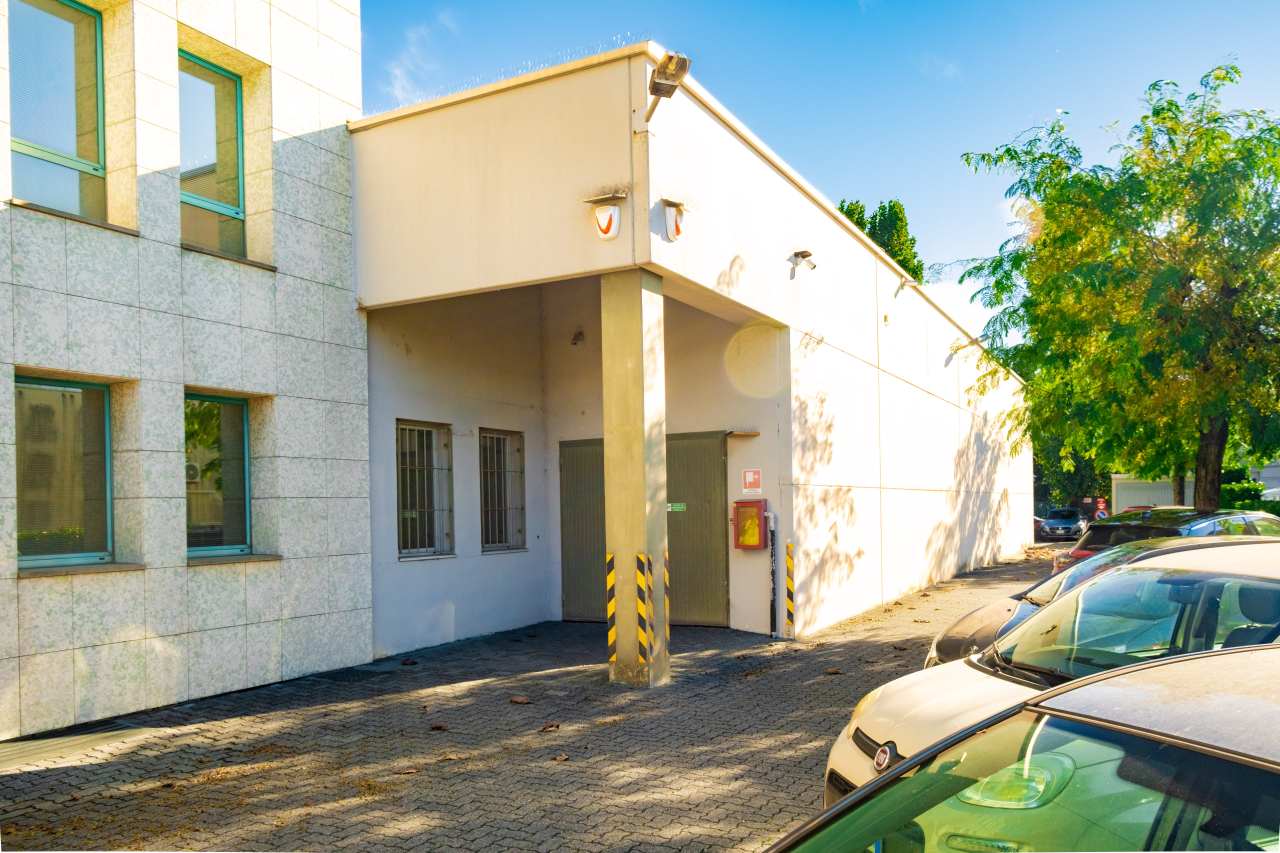 Edificio Direzionale in vendita a Casnate con Bernate