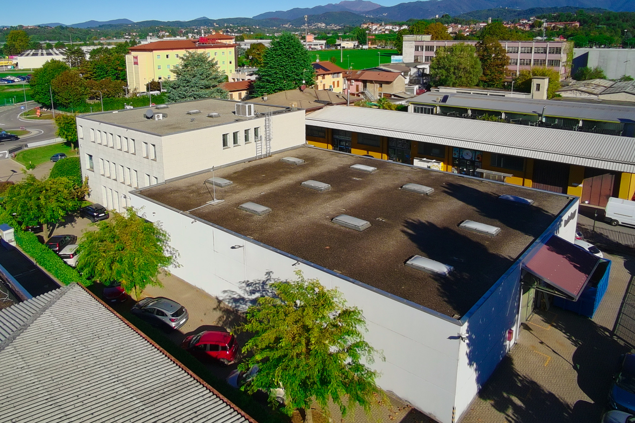Edificio Direzionale in vendita a Casnate con Bernate