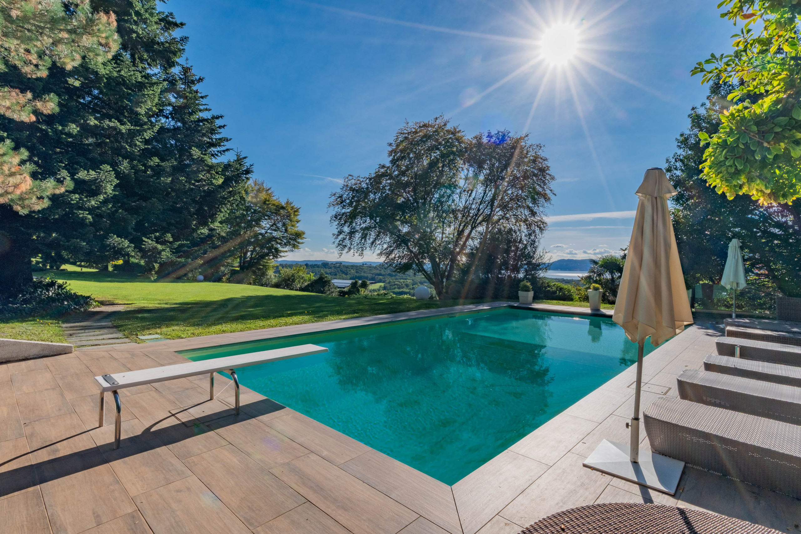 Villa in vendita a Besozzo, Cardana