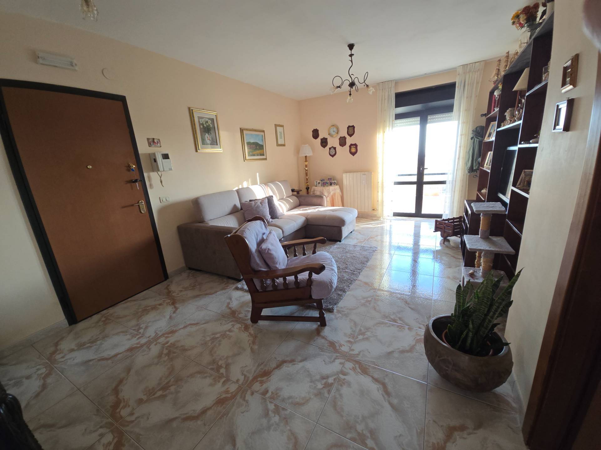 4 o pi locali in vendita a Taranto, Lama