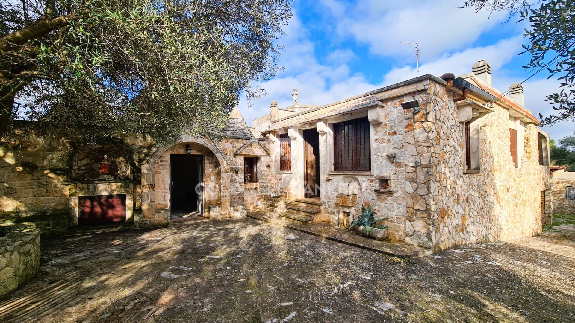 4 o pi locali in vendita a Martina Franca