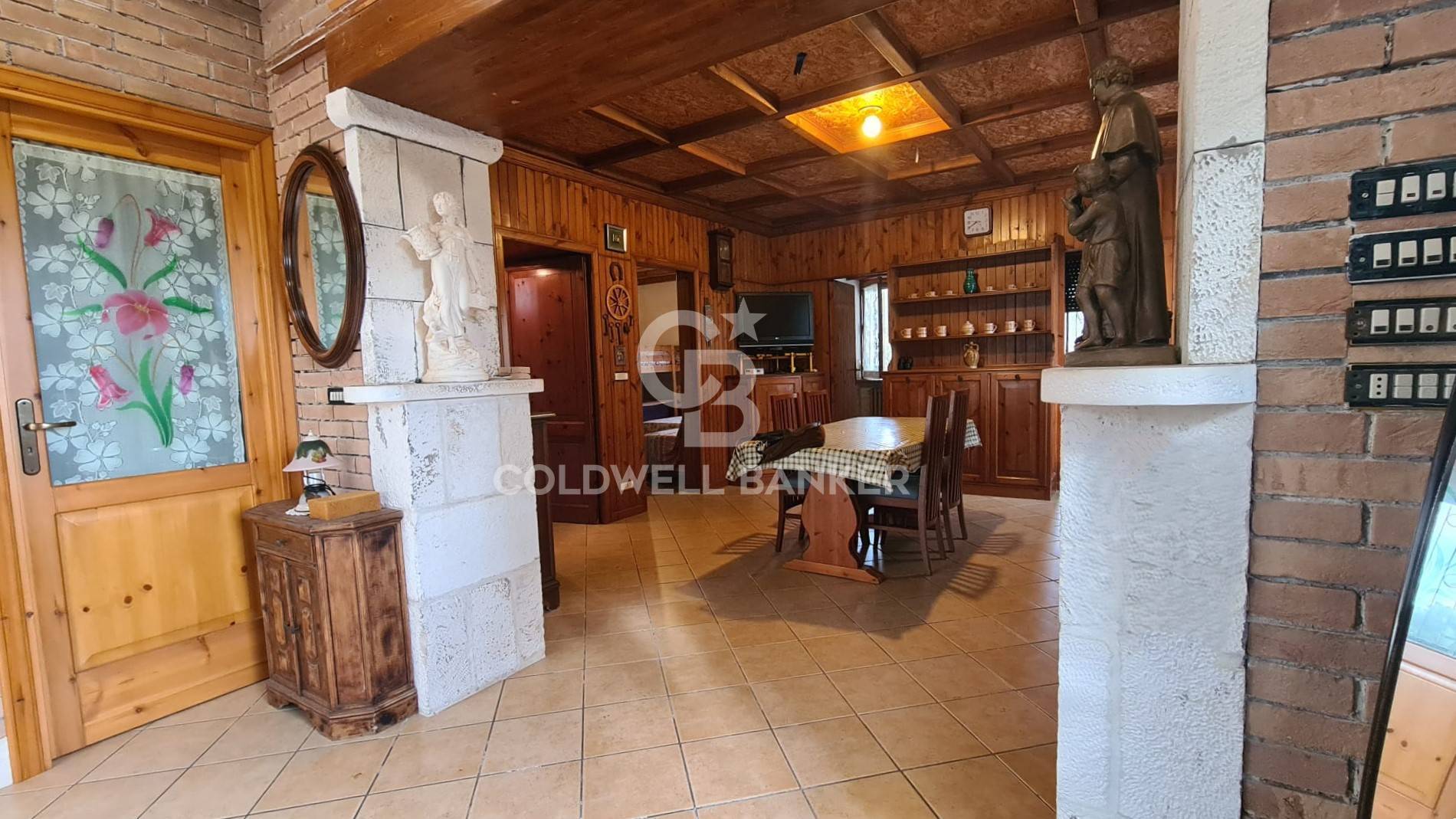 4 o pi locali in vendita a Martina Franca