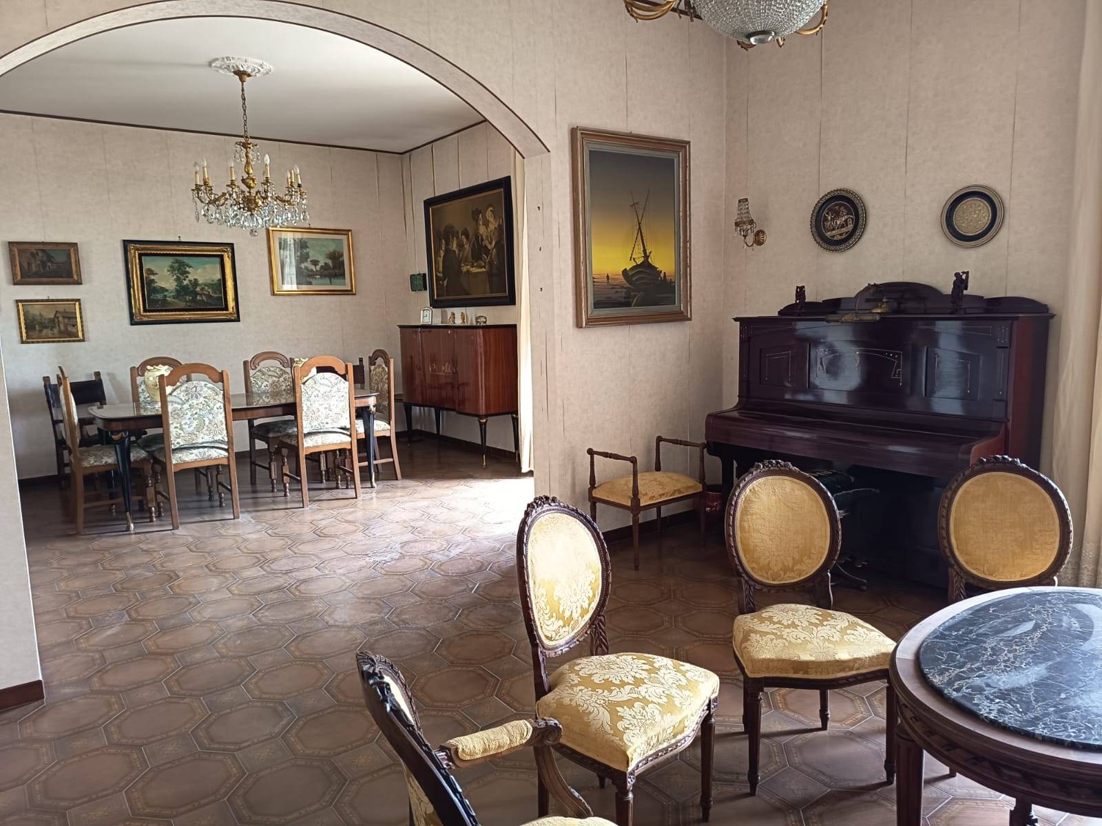 Appartamento in vendita a Taranto, Borgo